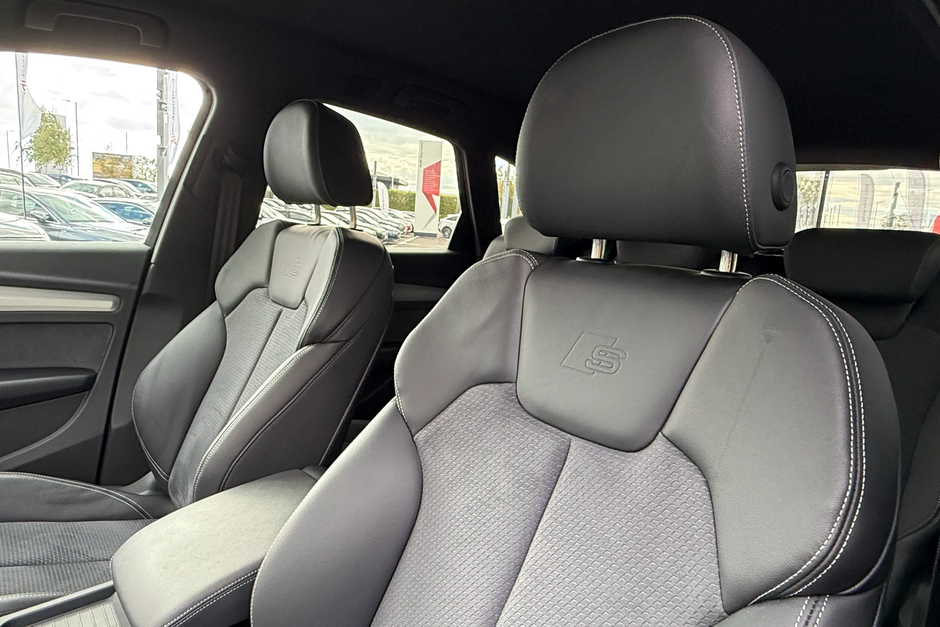 Audi Q5 thumbnail image number 34
