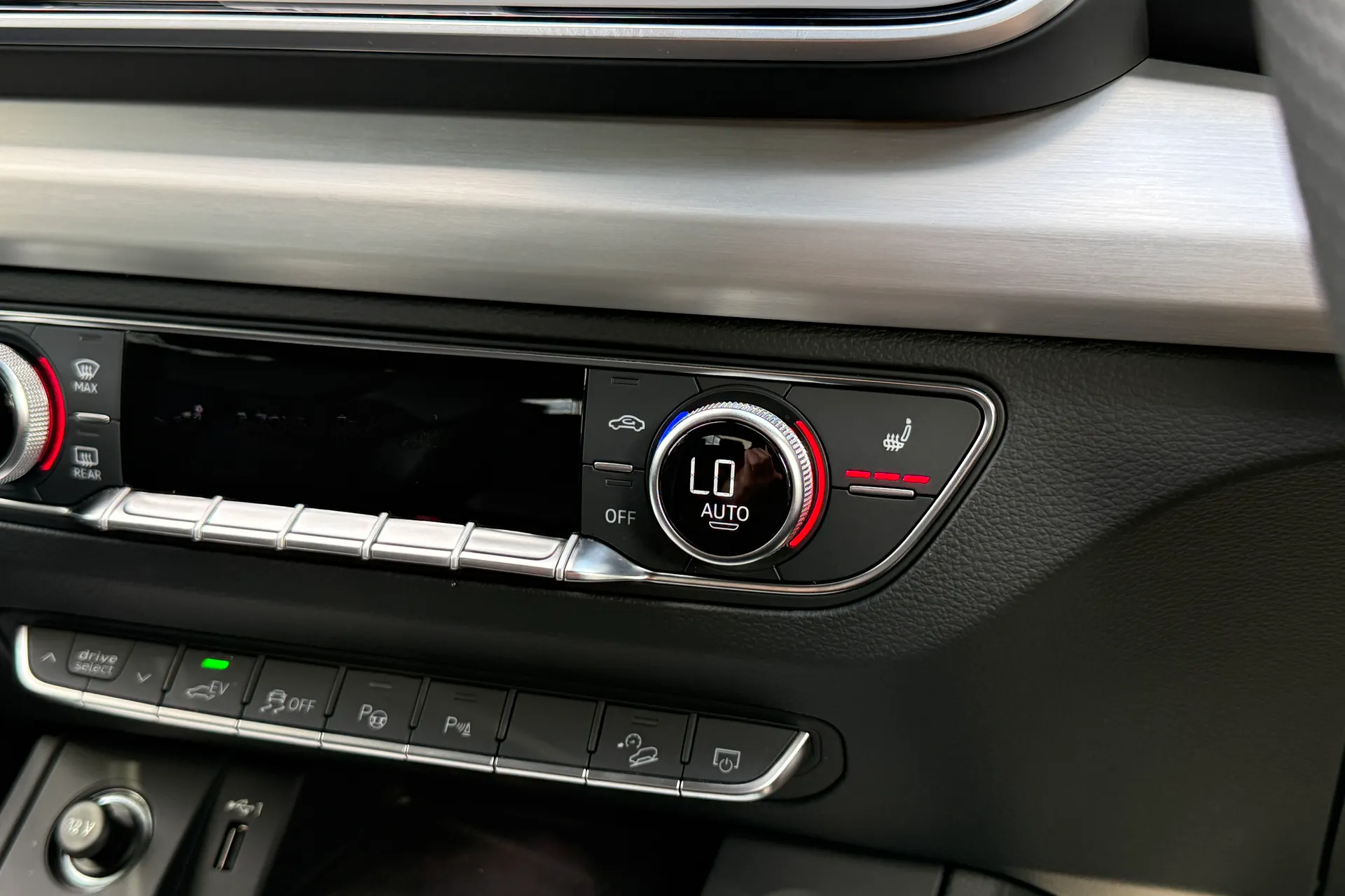 Audi Q5 thumbnail image number 32