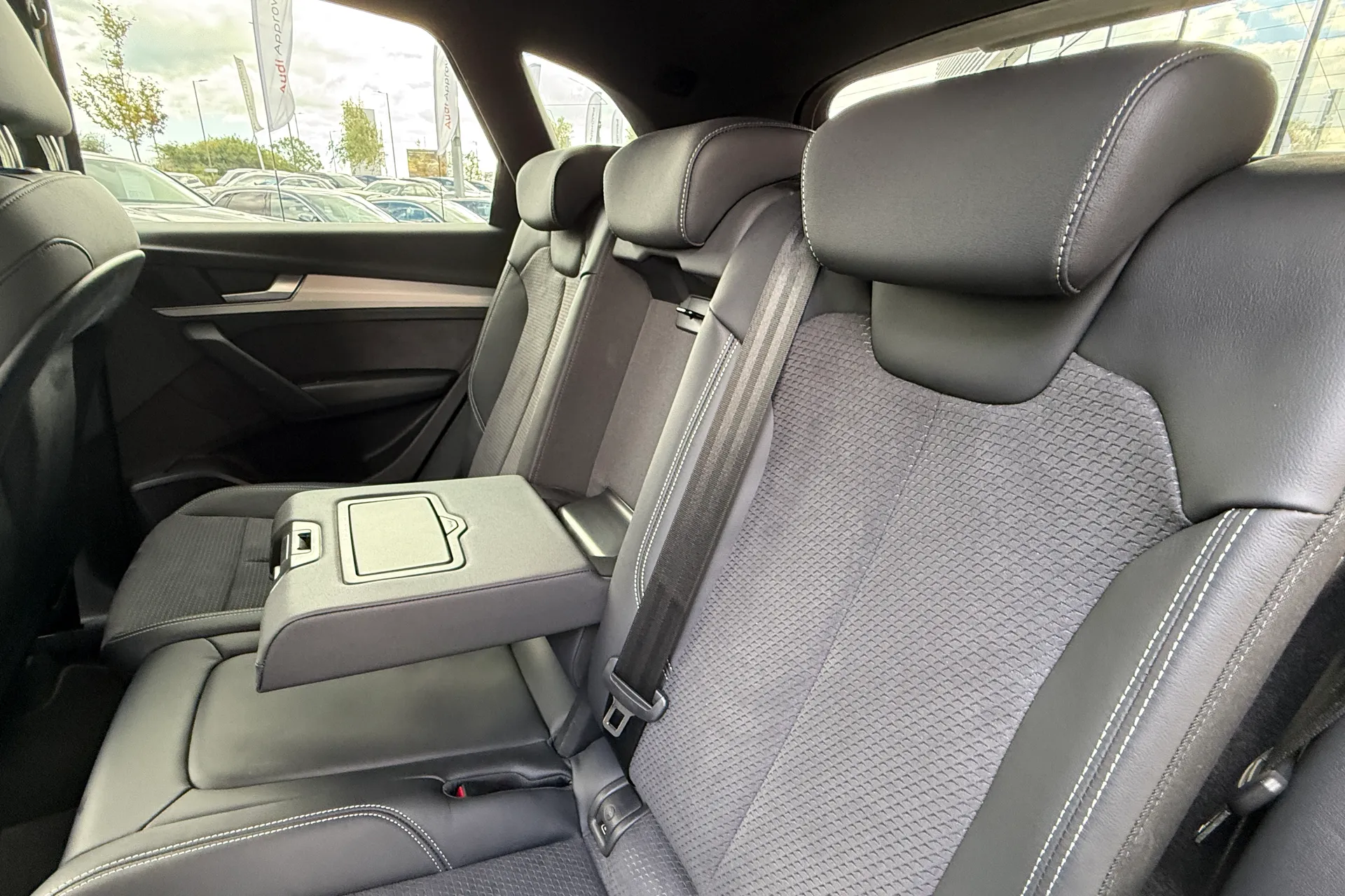 Audi Q5 thumbnail image number 43