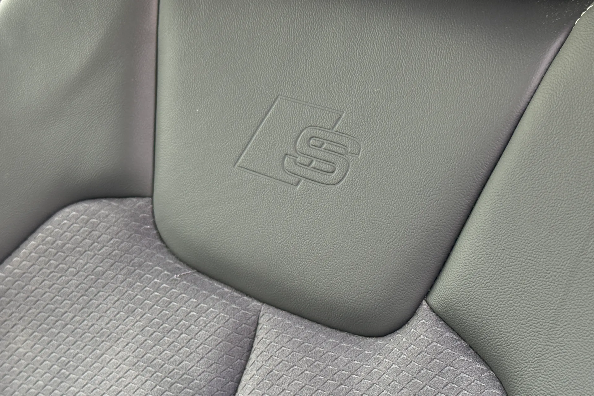 Audi Q5 thumbnail image number 36
