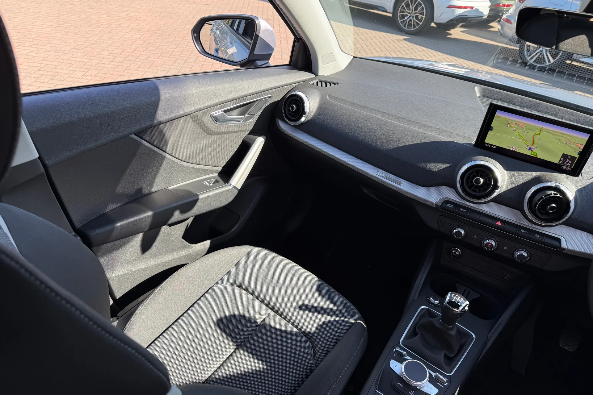Audi Q2 thumbnail image number 37