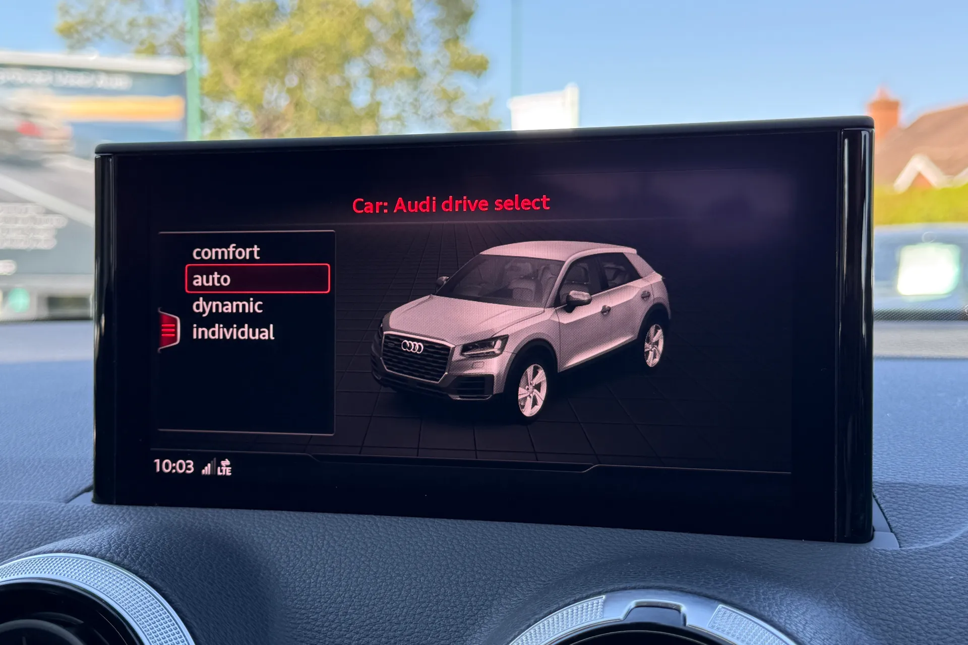 Audi Q2 thumbnail image number 10