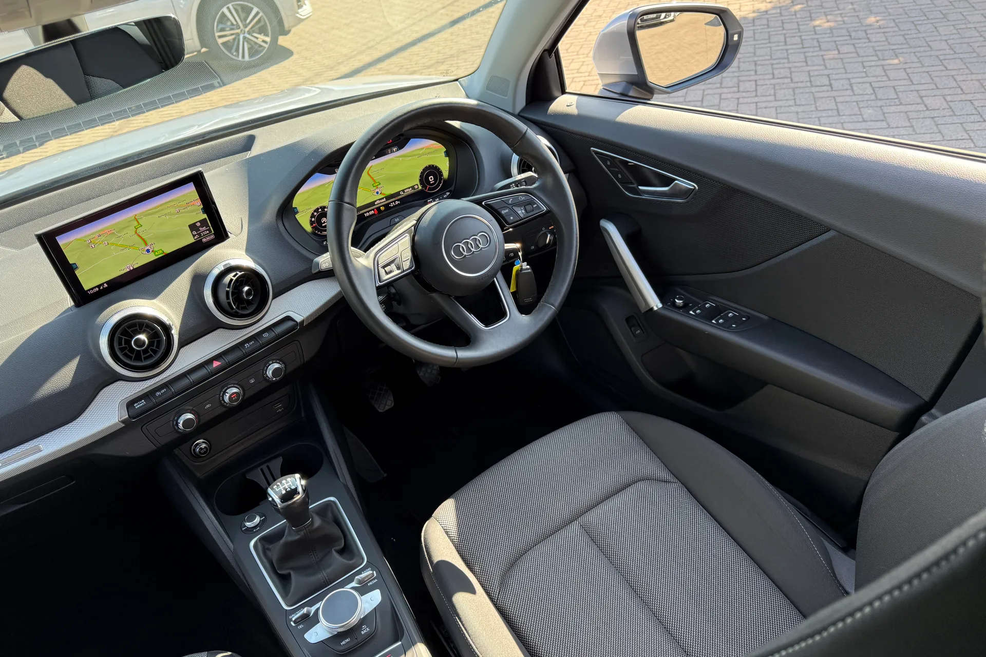 Audi Q2 thumbnail image number 40