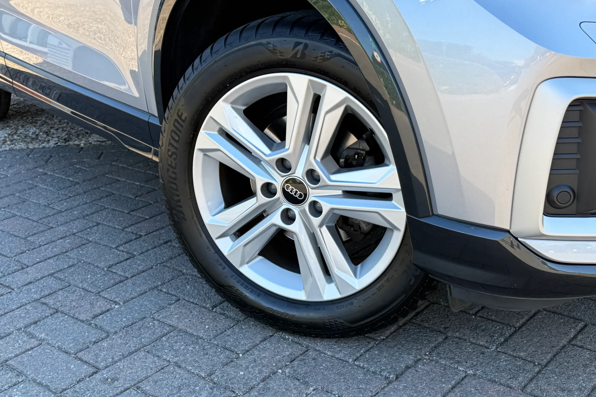 Audi Q2 thumbnail image number 7