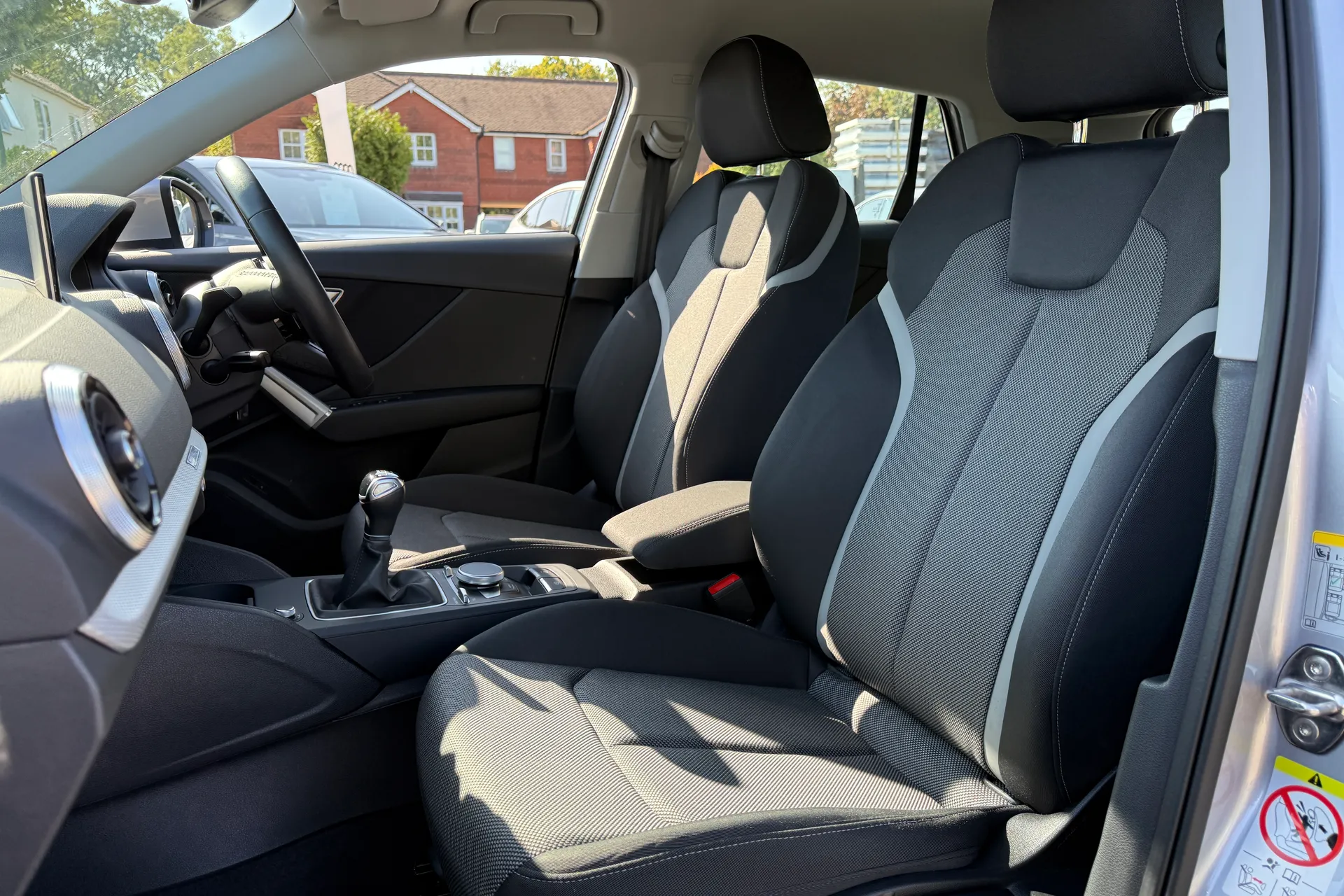 Audi Q2 thumbnail image number 28