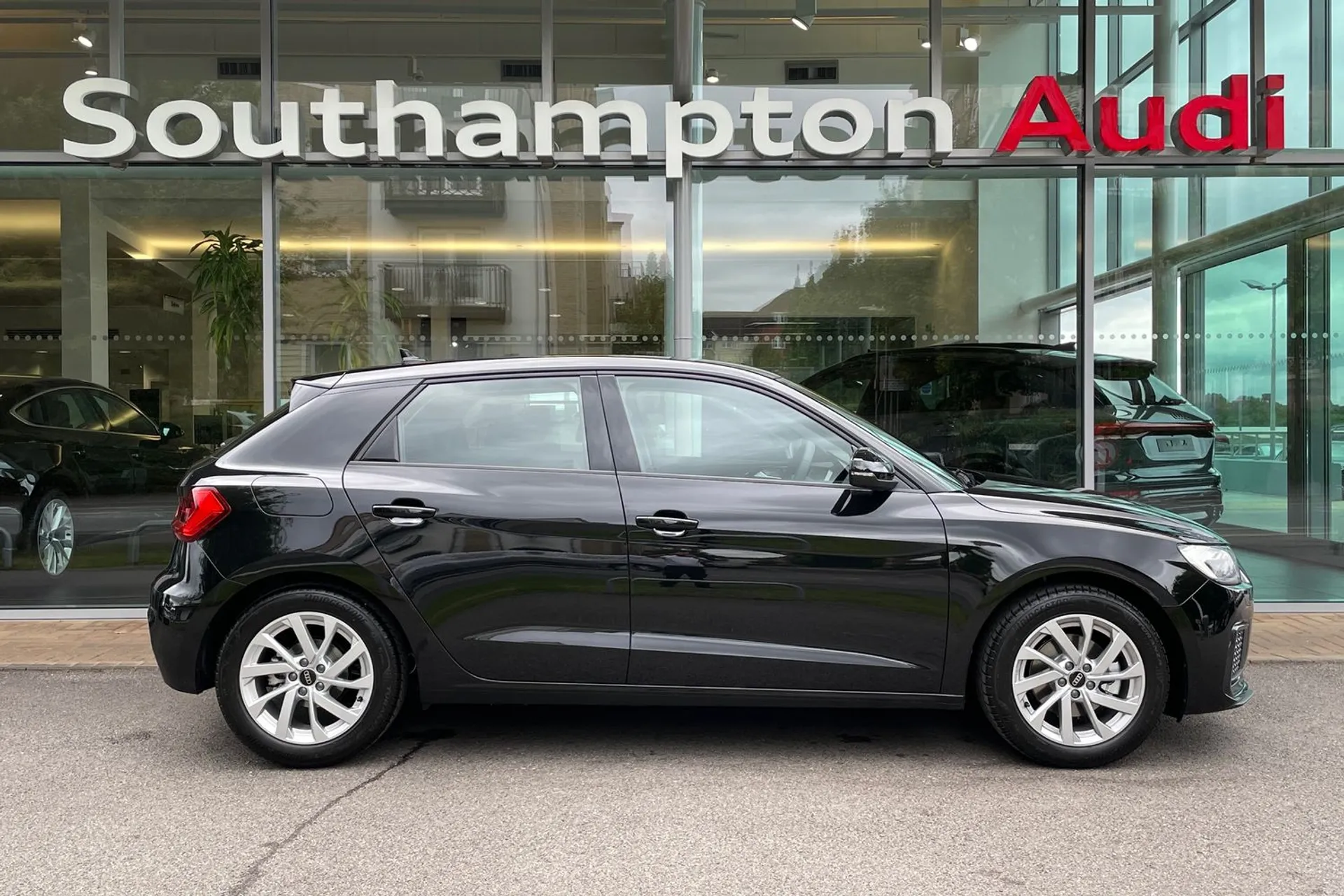 Audi A1 thumbnail image number 2