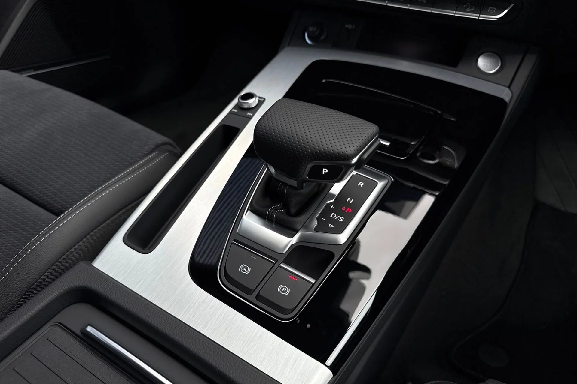 Audi Q5 thumbnail image number 44