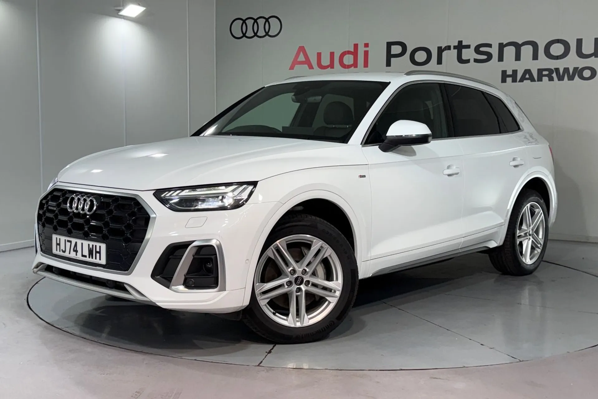 Audi Q5 thumbnail image number 11