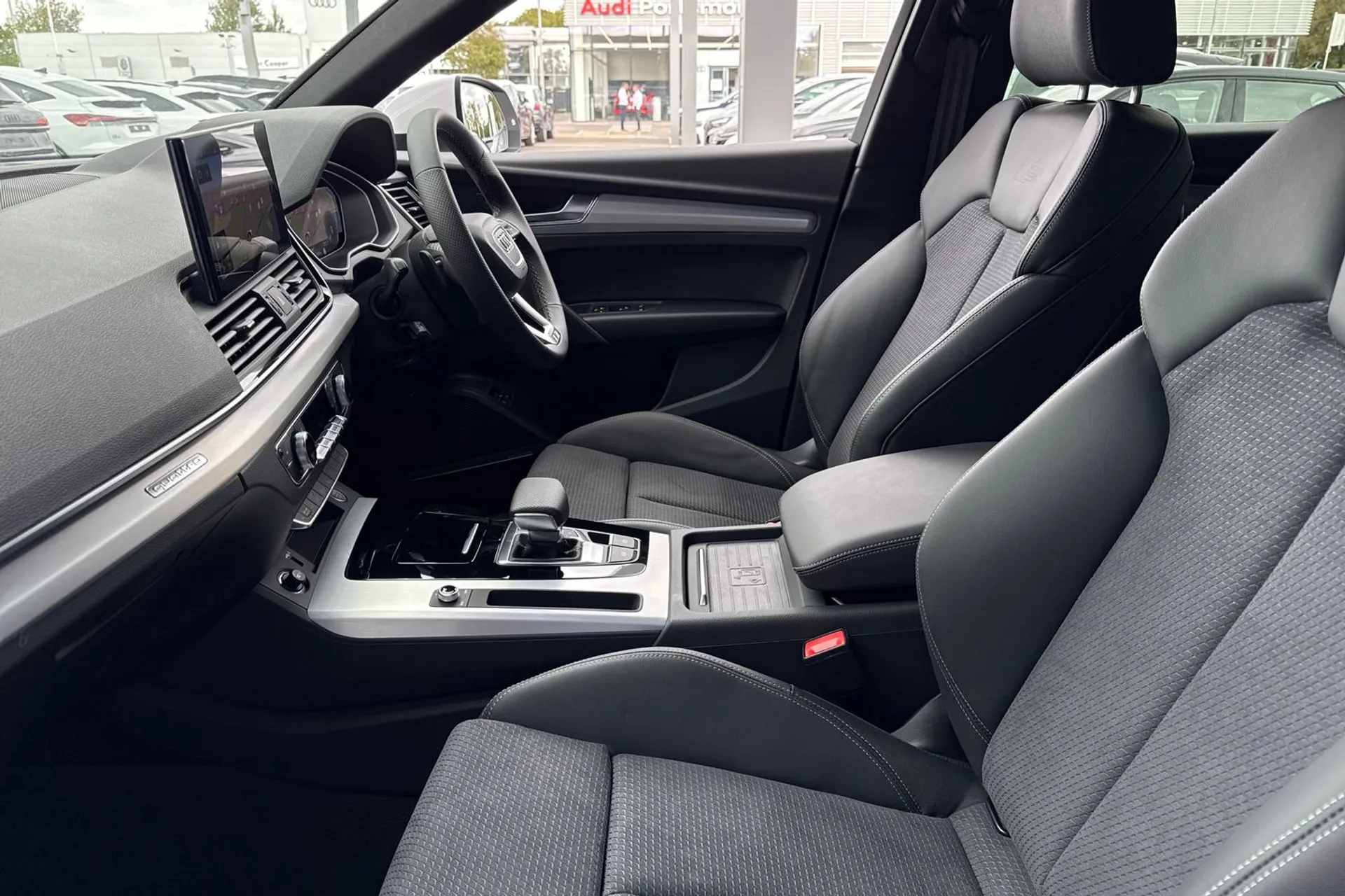 Audi Q5 thumbnail image number 30