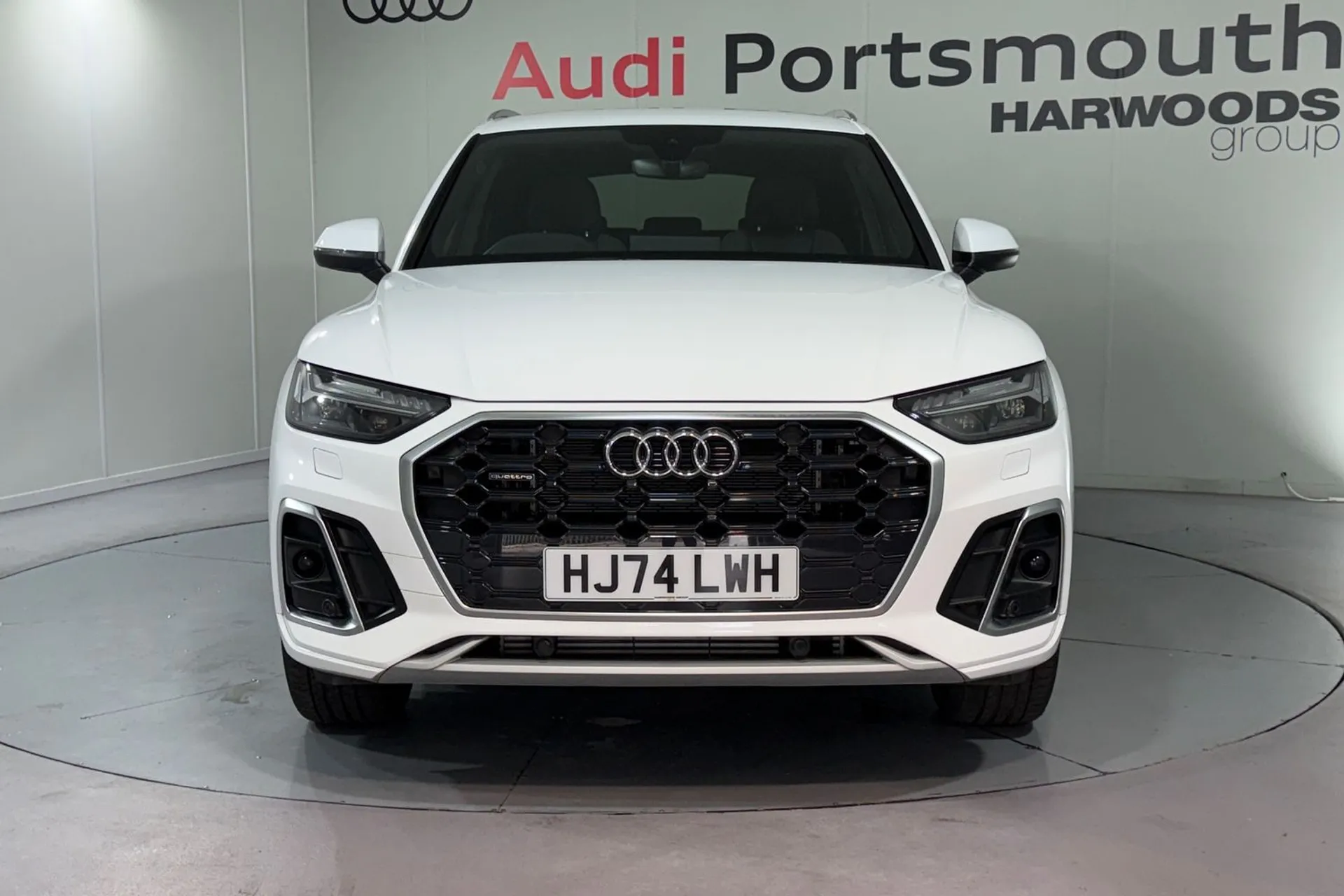 Audi Q5 thumbnail image number 12