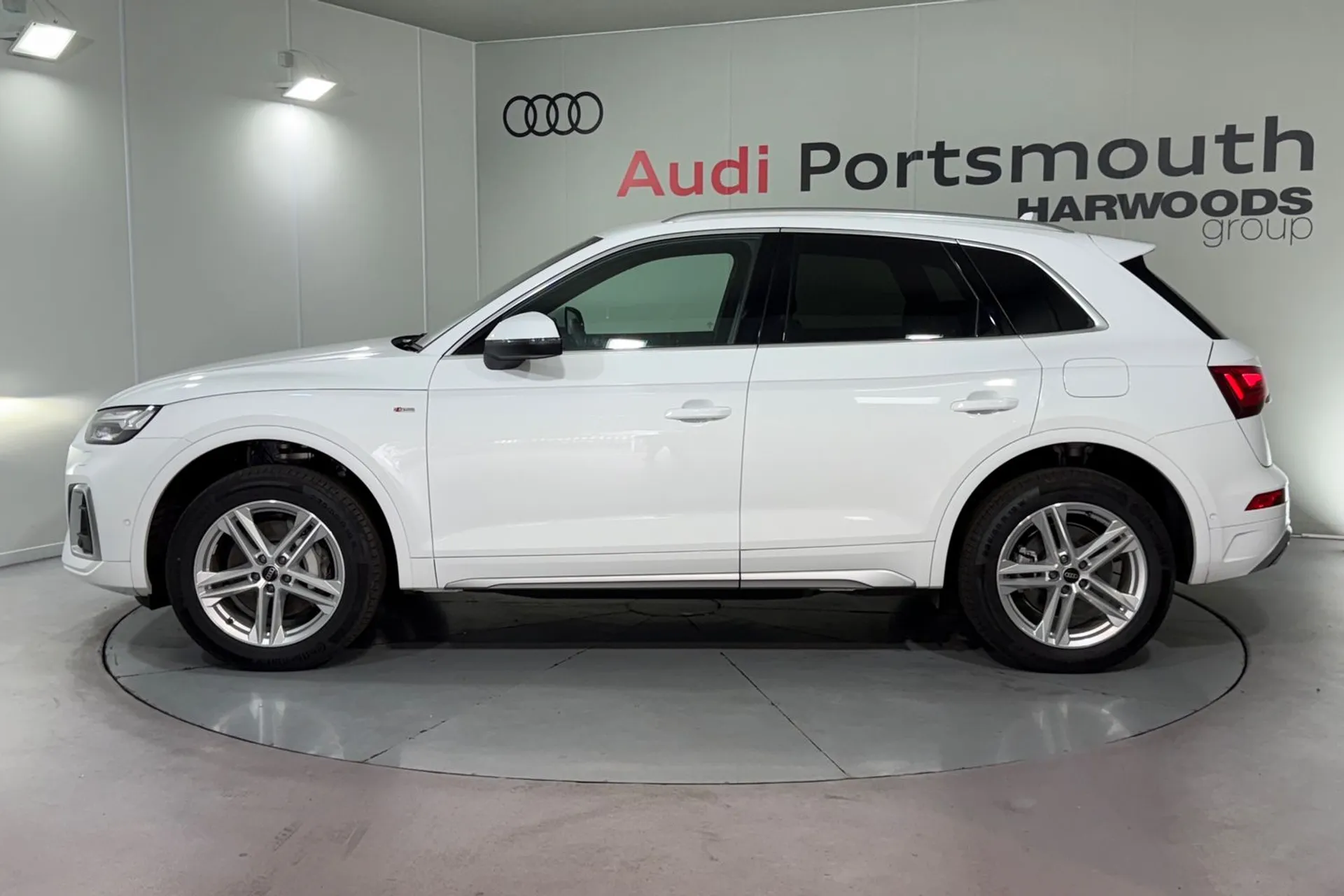 Audi Q5 thumbnail image number 10