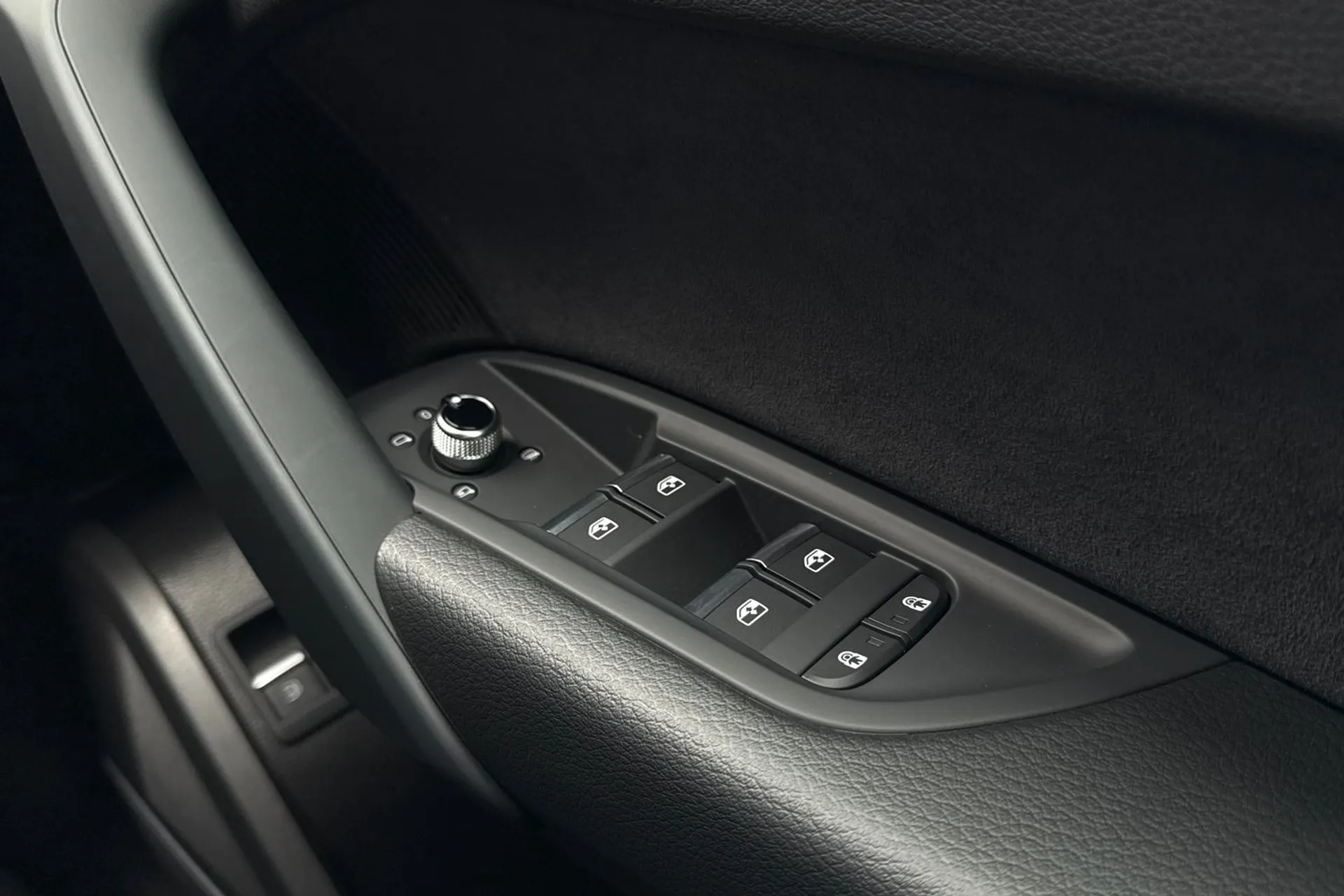 Audi Q5 thumbnail image number 43