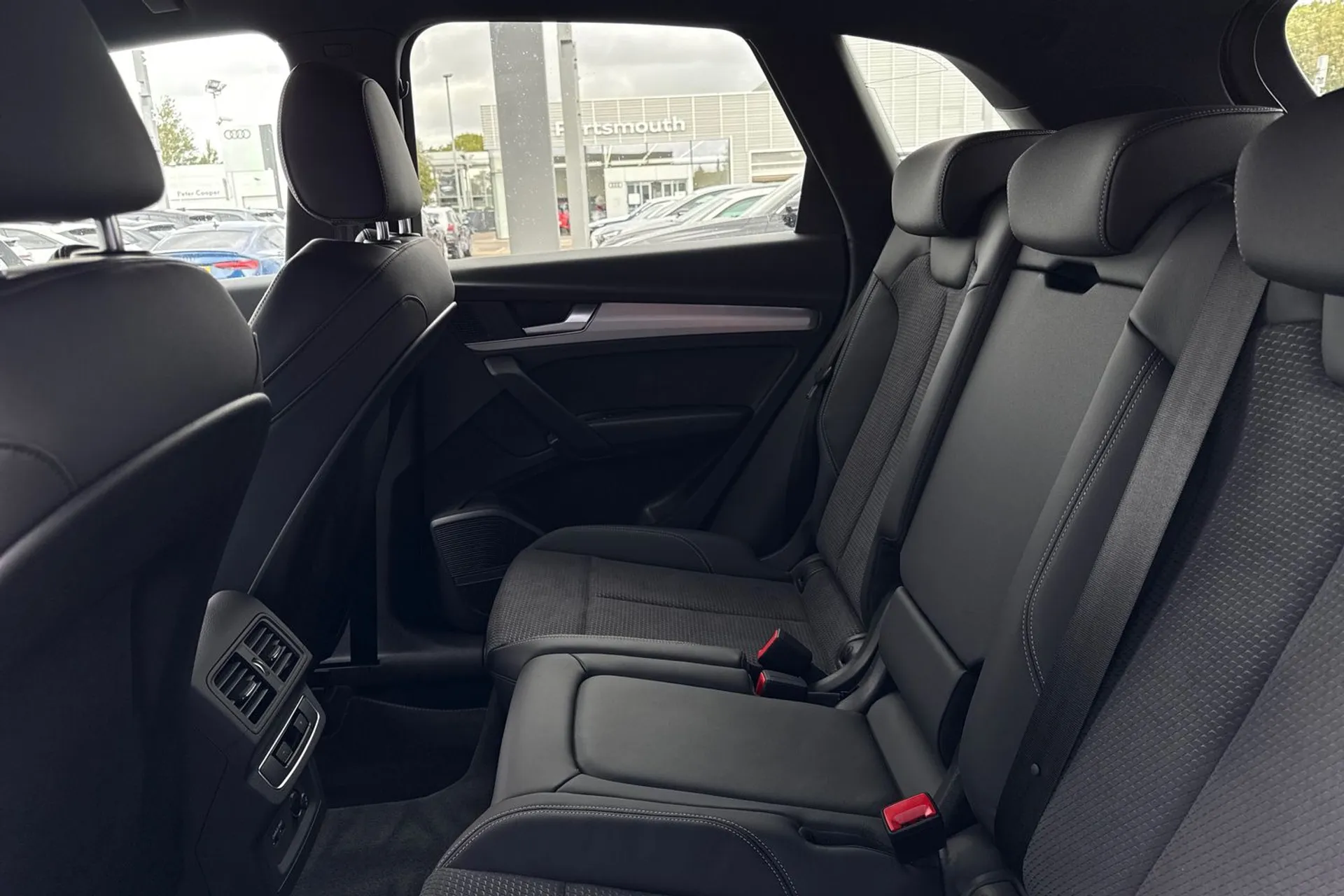 Audi Q5 thumbnail image number 32