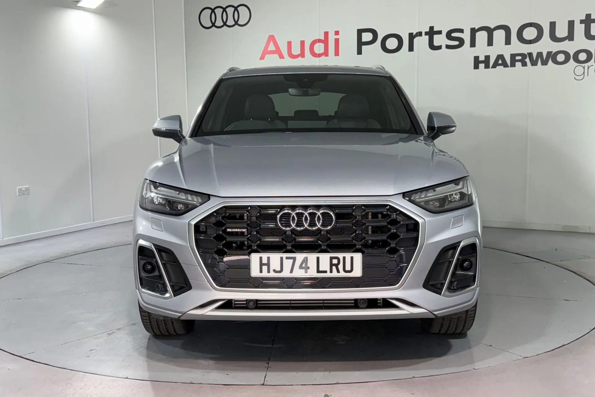 Audi Q5 thumbnail image number 12