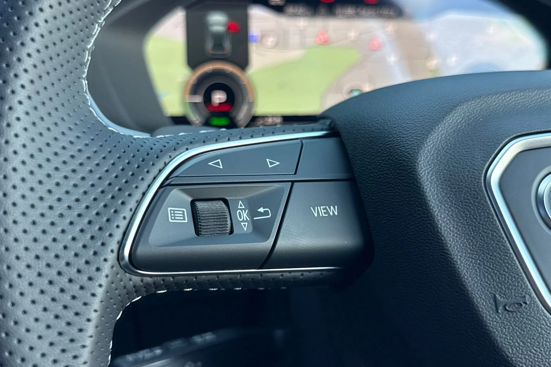 Audi Q5 thumbnail image number 38