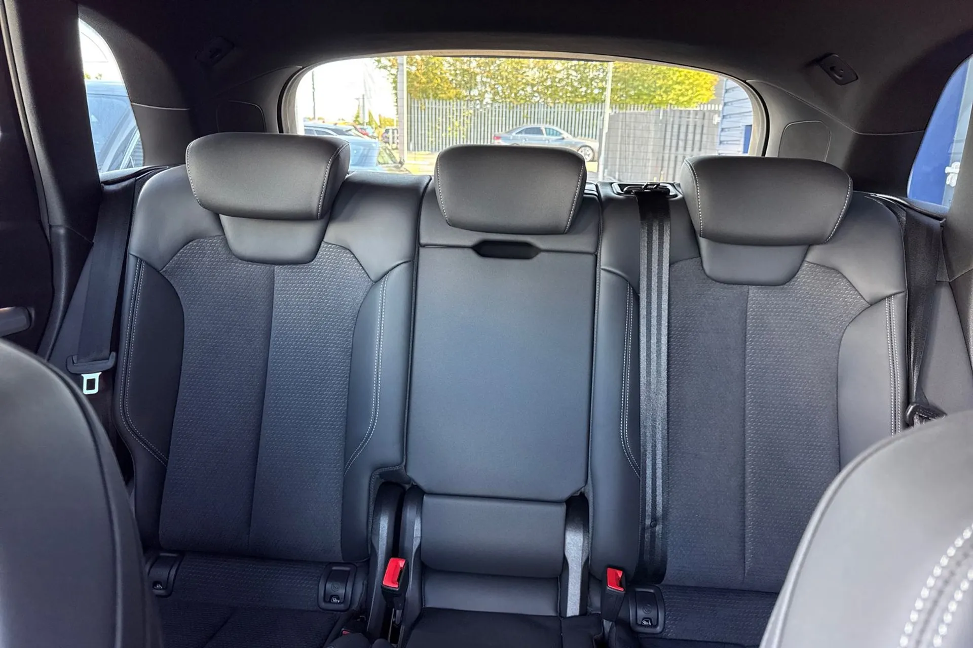 Audi Q5 thumbnail image number 33