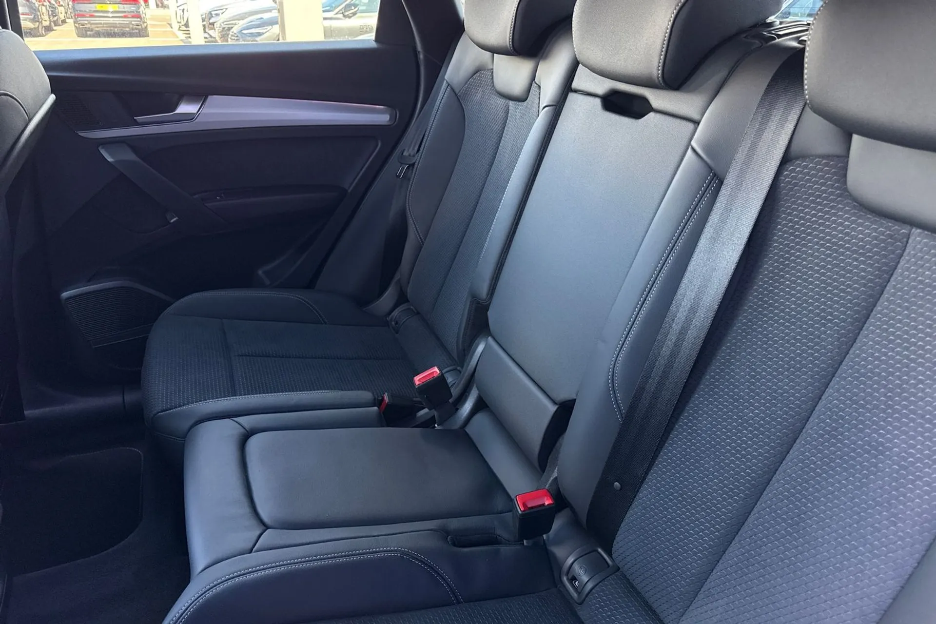 Audi Q5 thumbnail image number 32