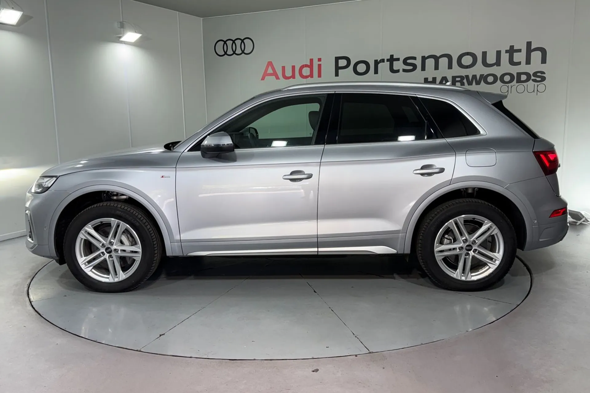 Audi Q5 thumbnail image number 10