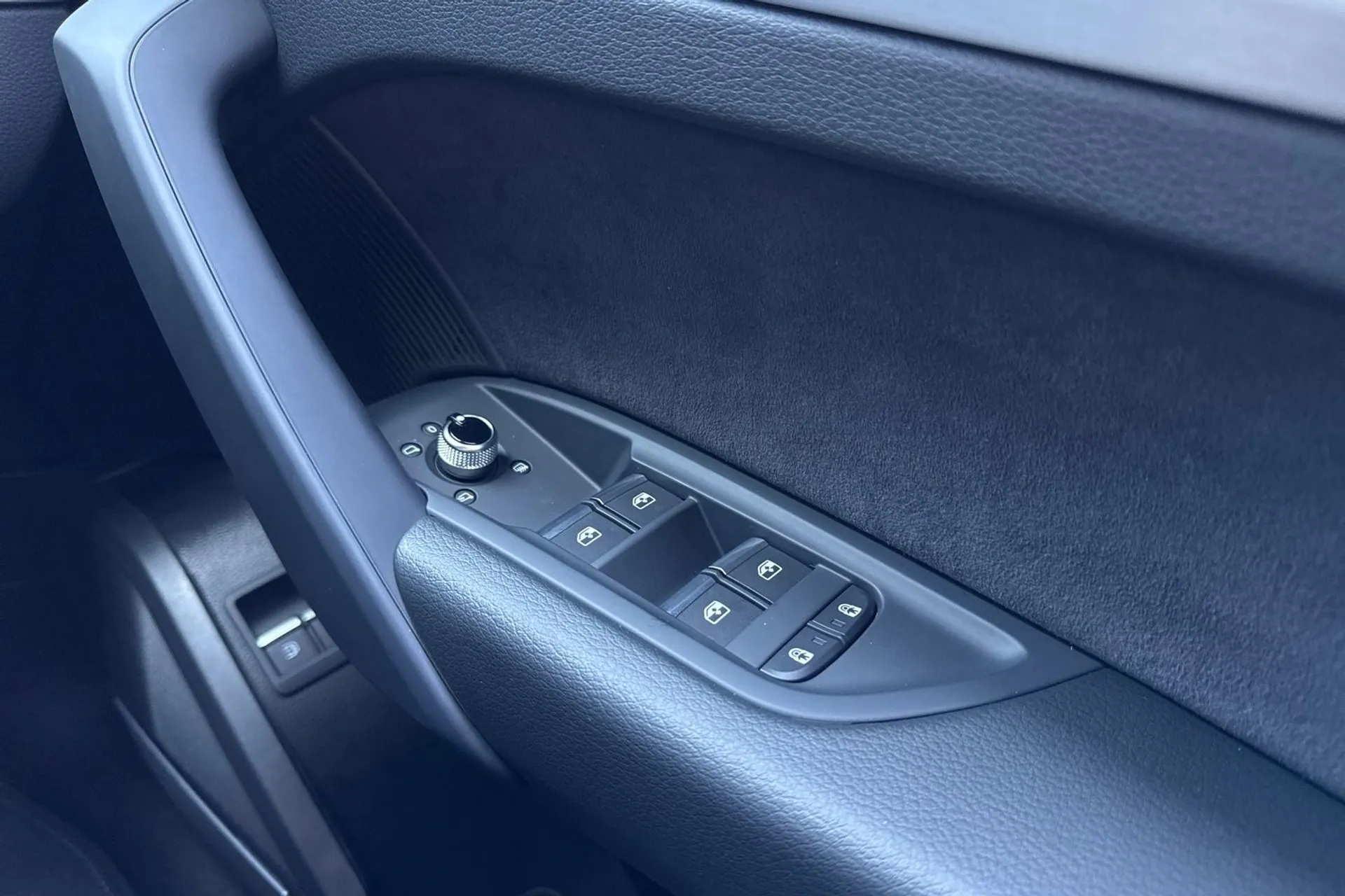 Audi Q5 thumbnail image number 41