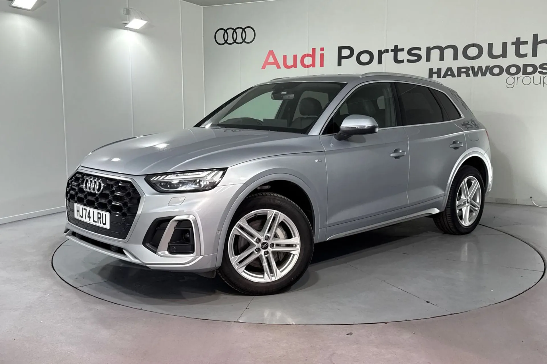 Audi Q5 thumbnail image number 11