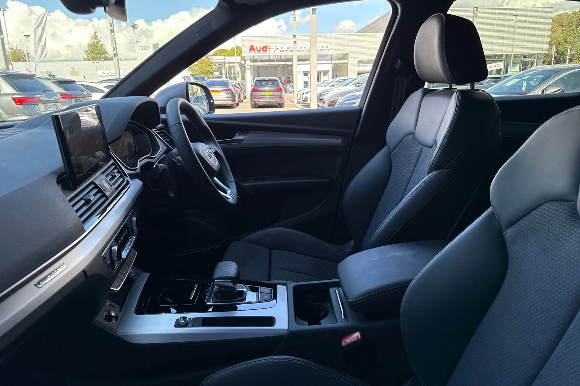 Audi Q5 thumbnail image number 30