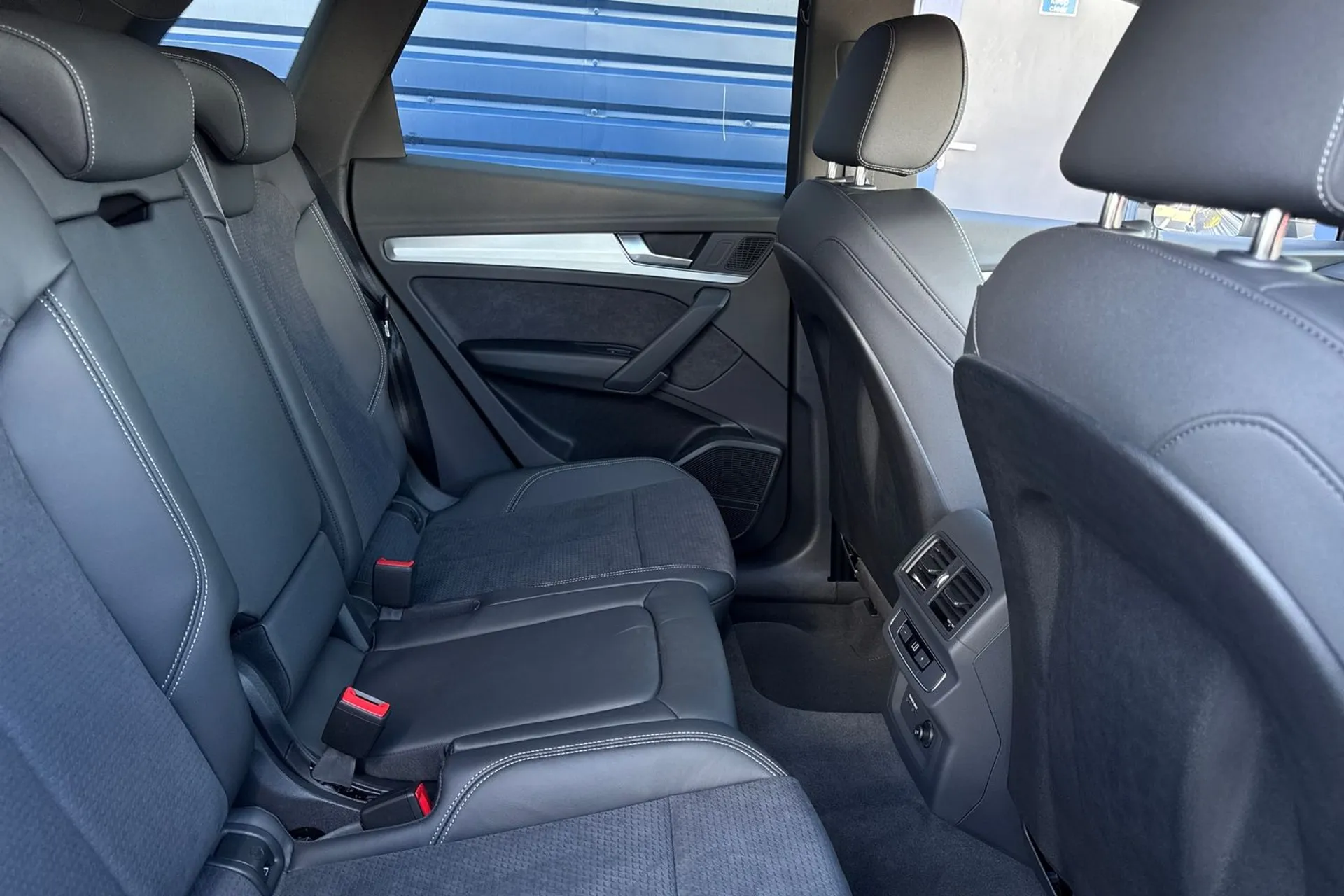 Audi Q5 thumbnail image number 22