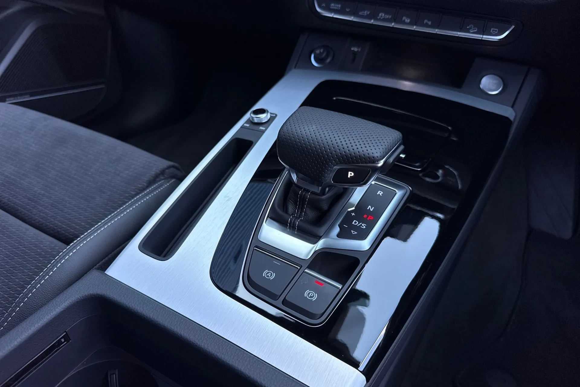 Audi Q5 thumbnail image number 42