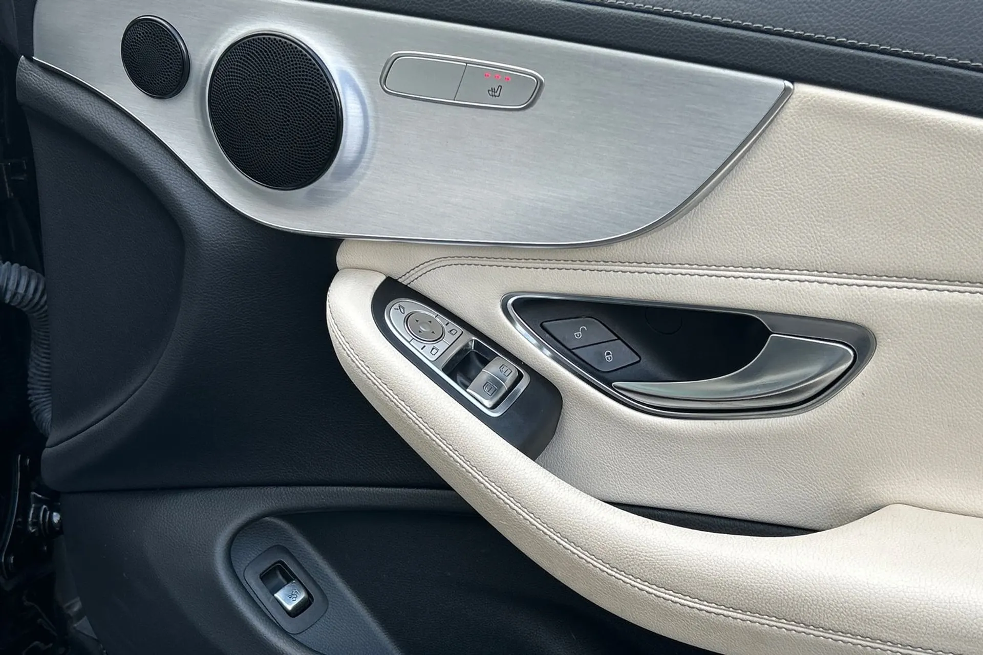 MERCEDES-BENZ C CLASS thumbnail image number 43