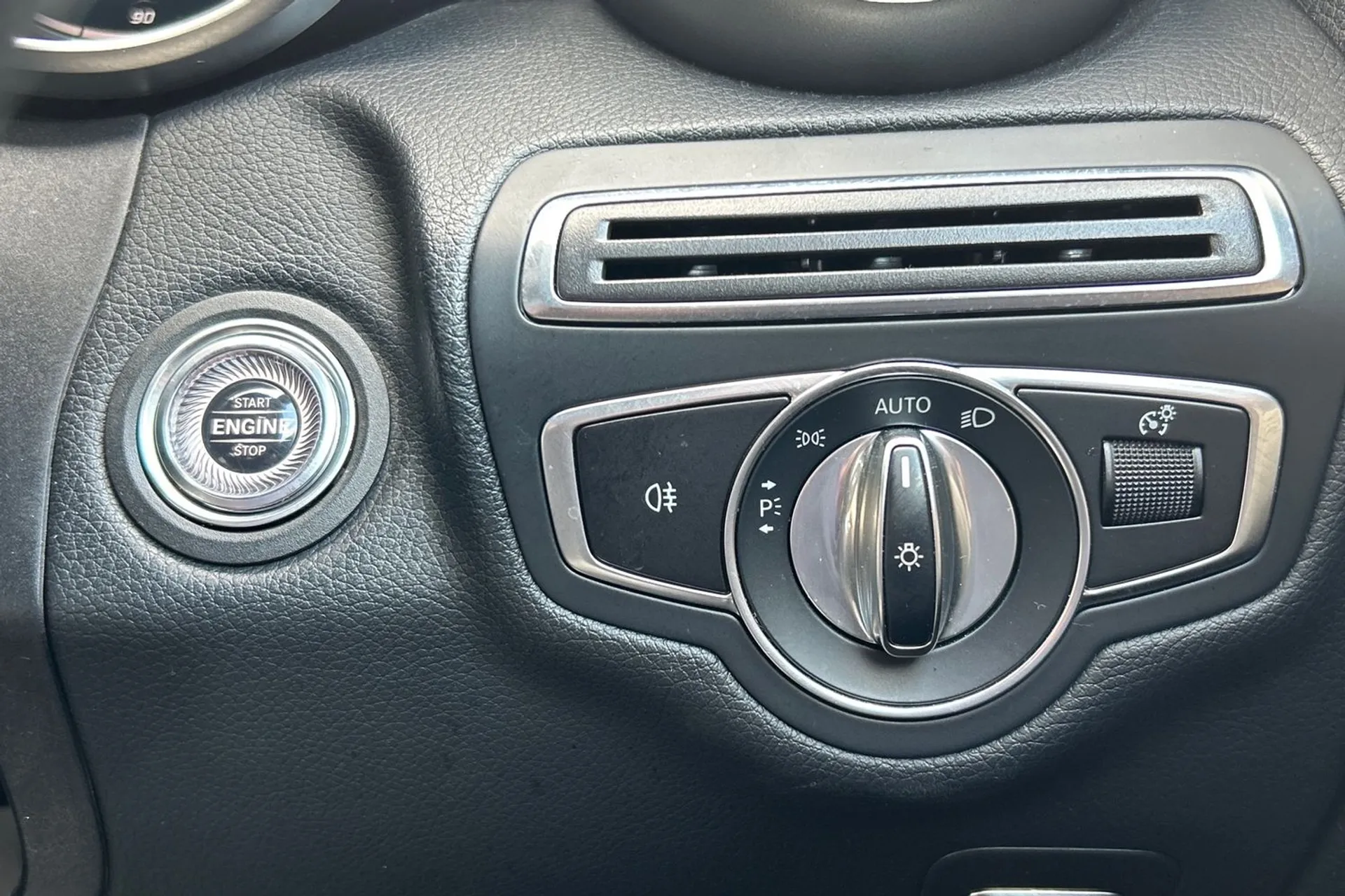 MERCEDES-BENZ C CLASS thumbnail image number 61