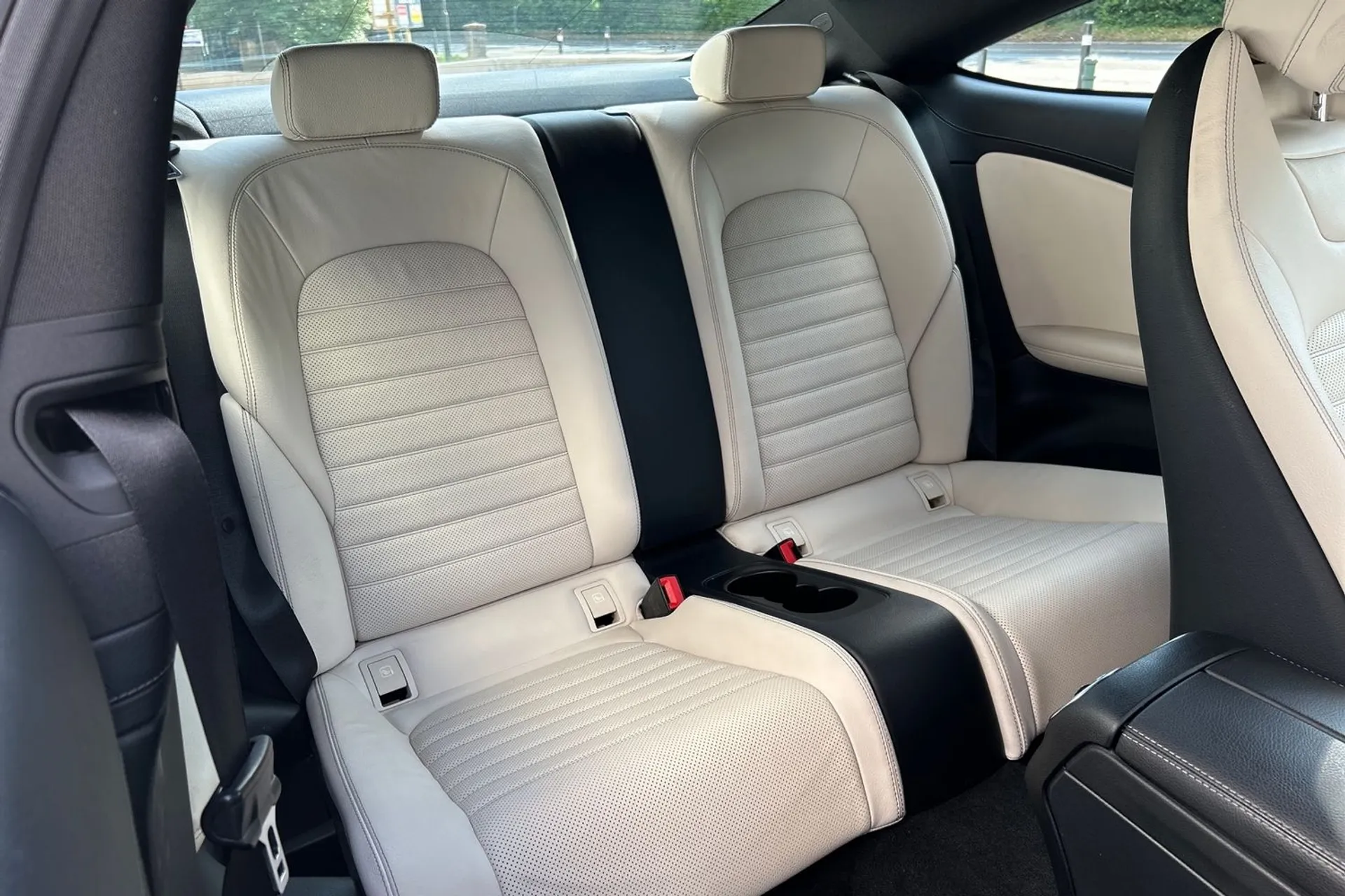 MERCEDES-BENZ C CLASS thumbnail image number 9