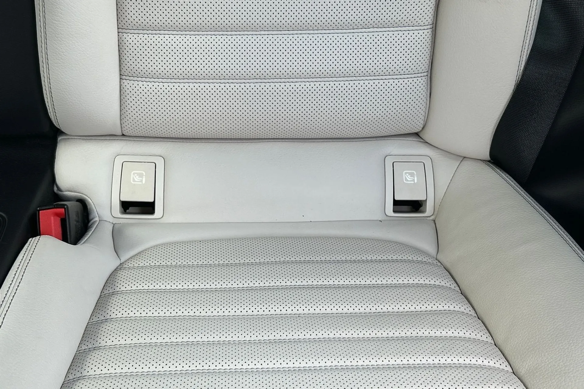 MERCEDES-BENZ C CLASS thumbnail image number 25