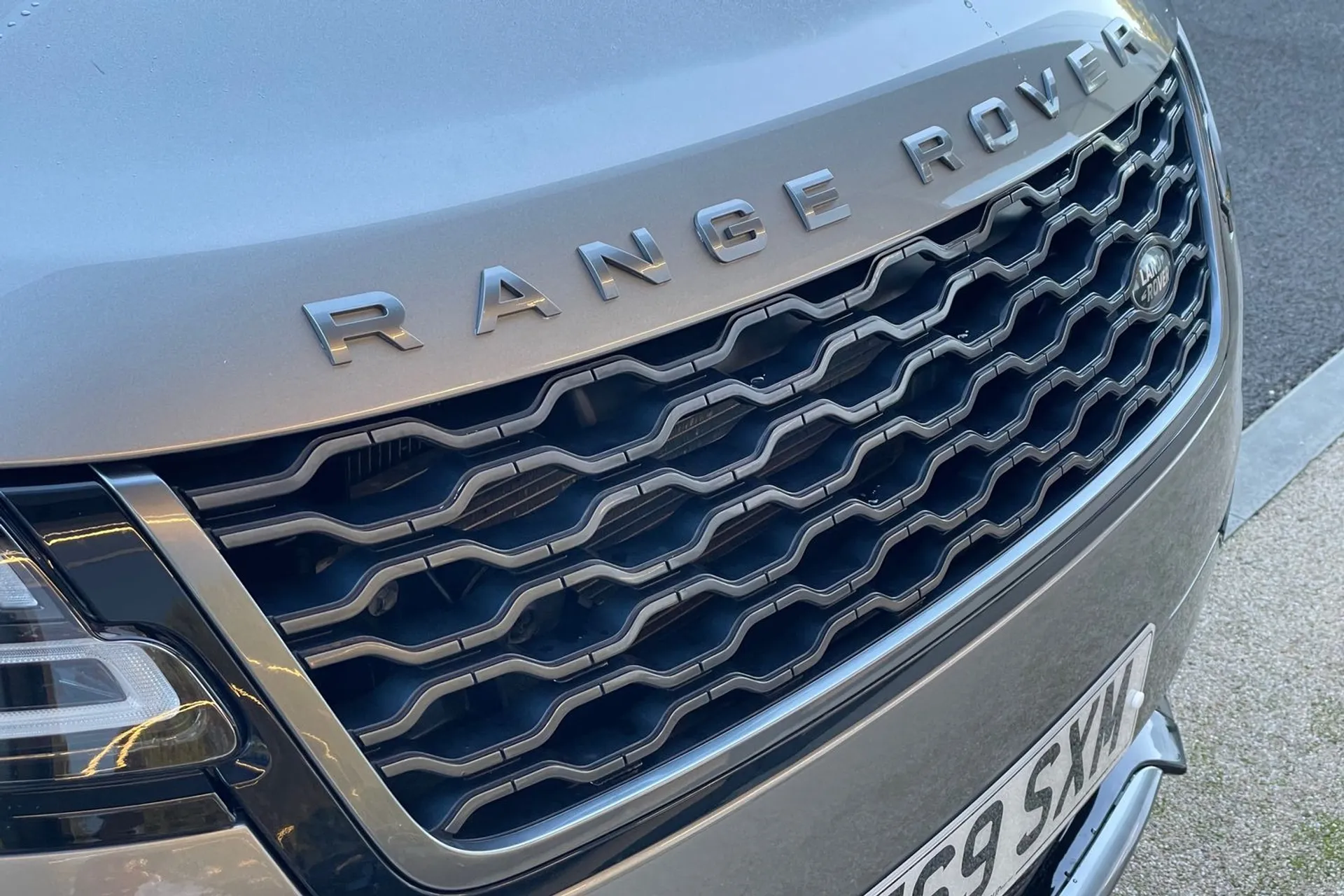 LAND ROVER RANGE ROVER VELAR thumbnail image number 59