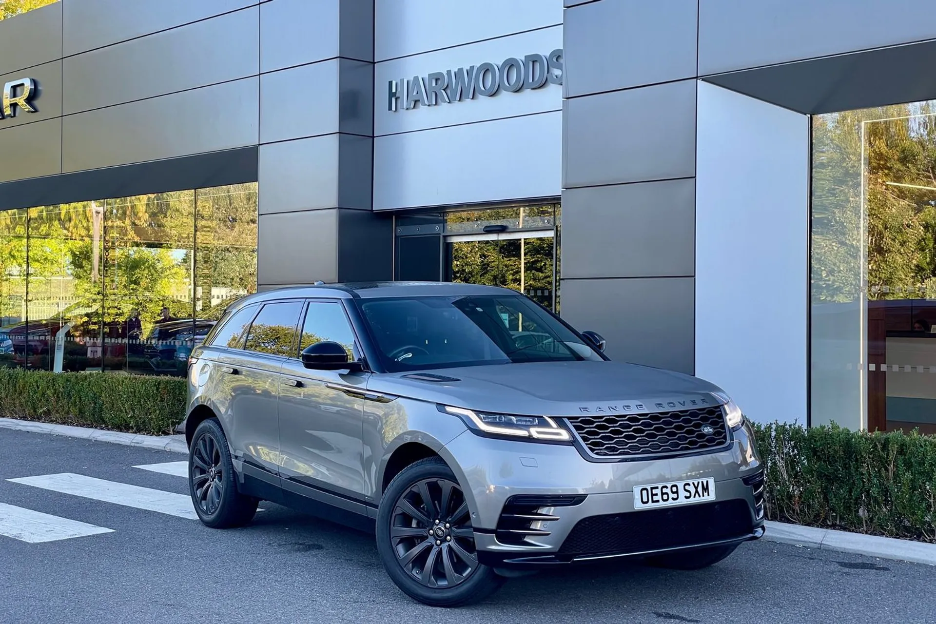 LAND ROVER RANGE ROVER VELAR focused image