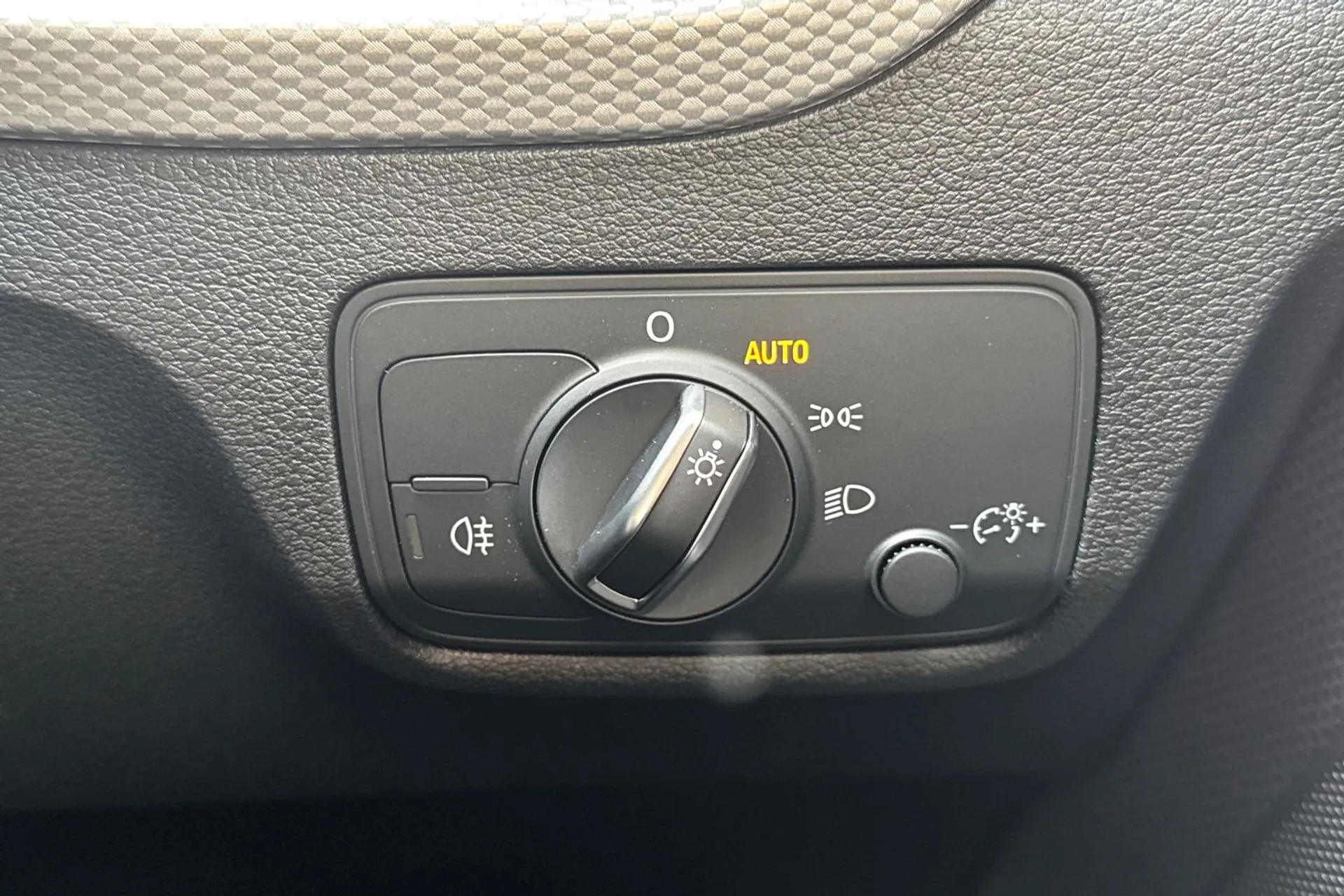 Audi Q2 thumbnail image number 55