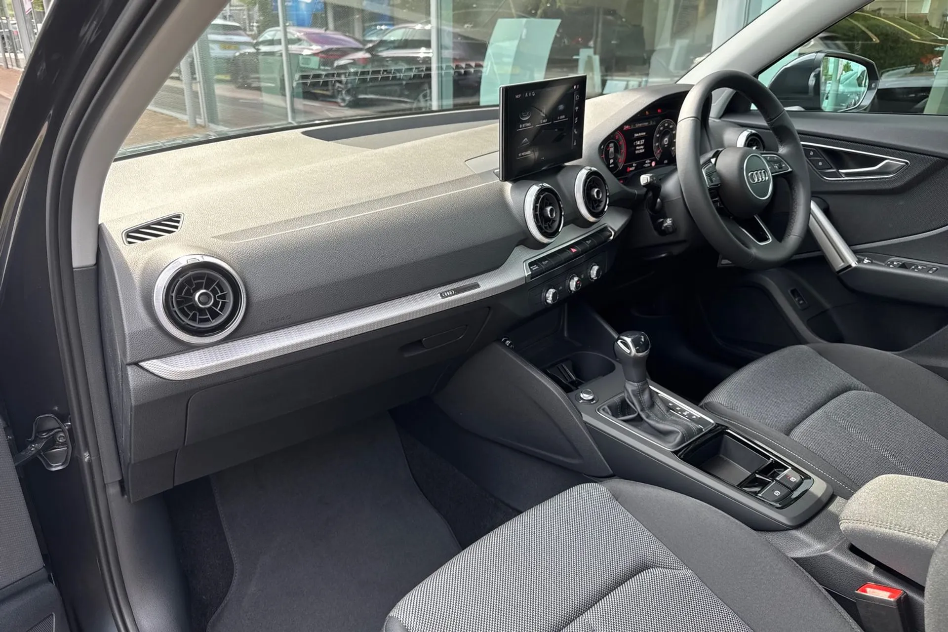 Audi Q2 thumbnail image number 26
