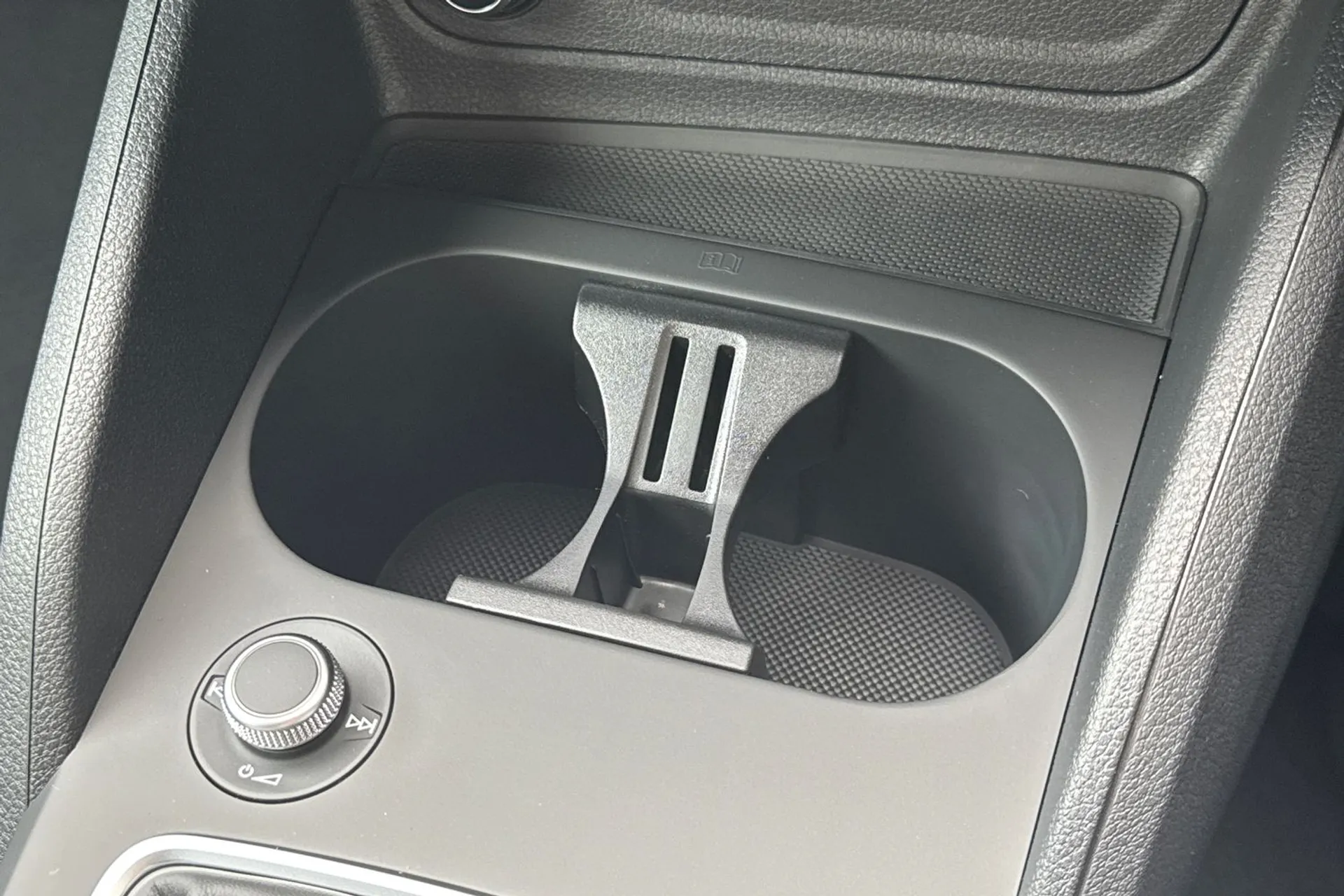 Audi Q2 thumbnail image number 43