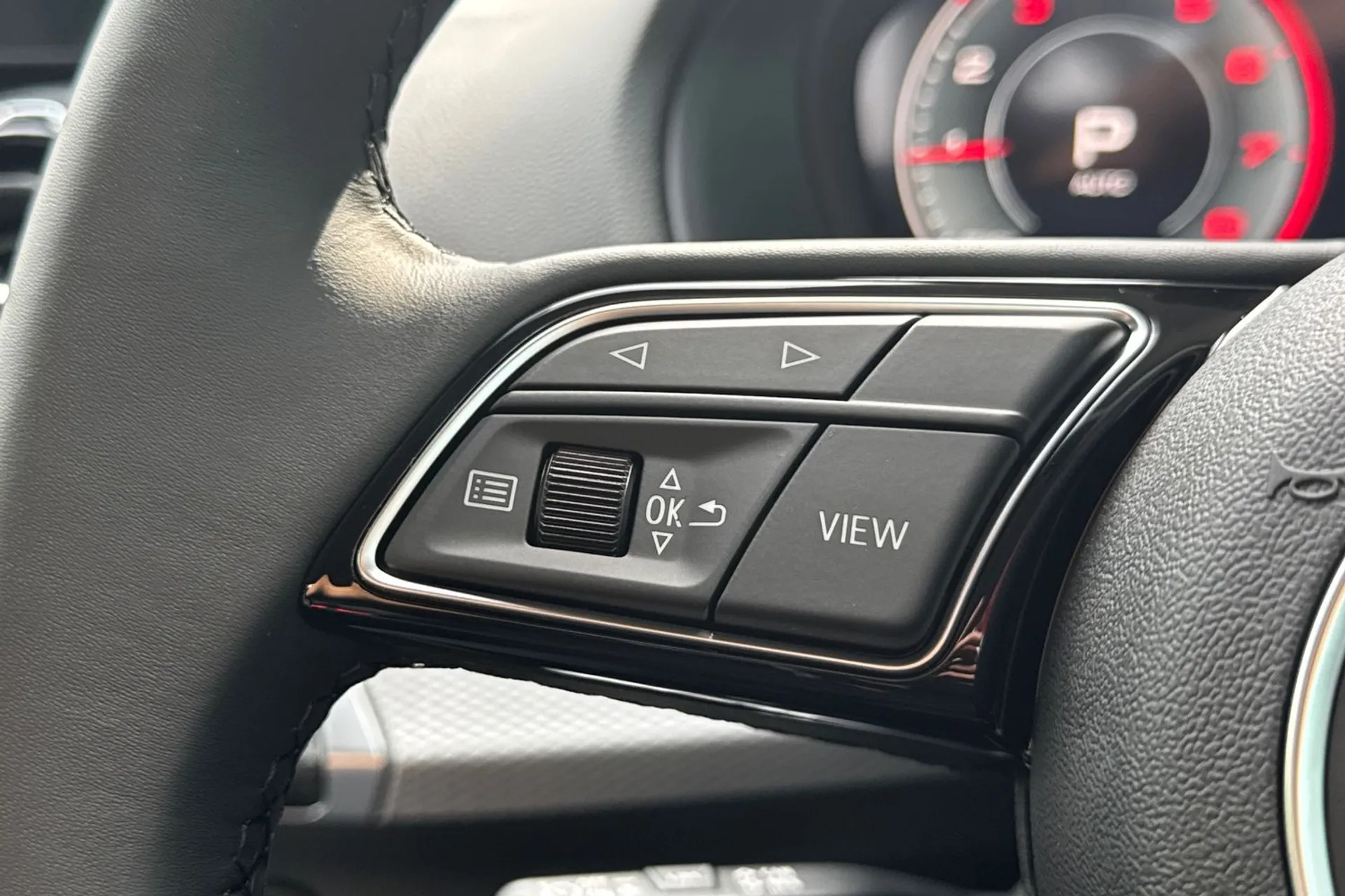 Audi Q2 thumbnail image number 35