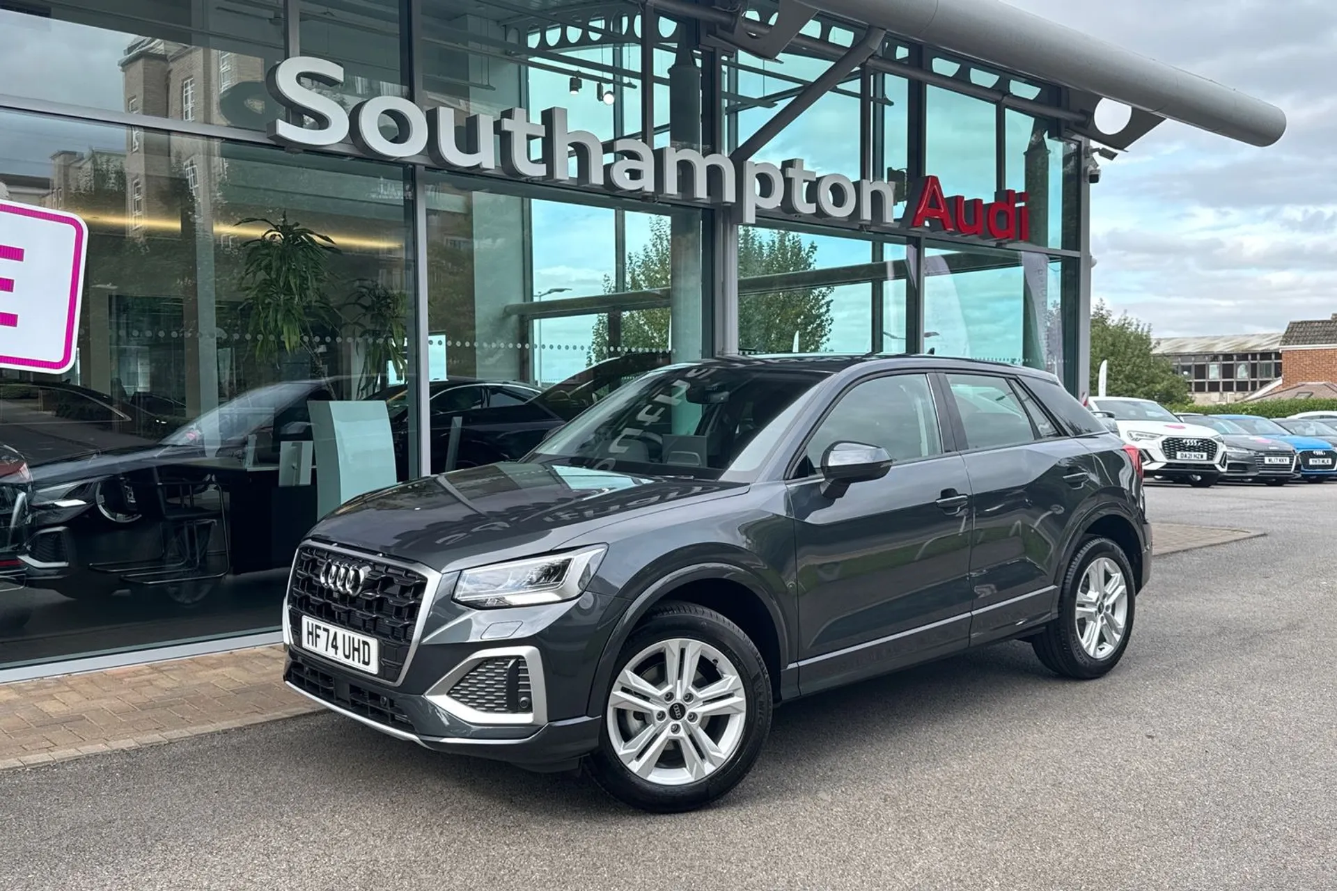 Audi Q2 thumbnail image number 9