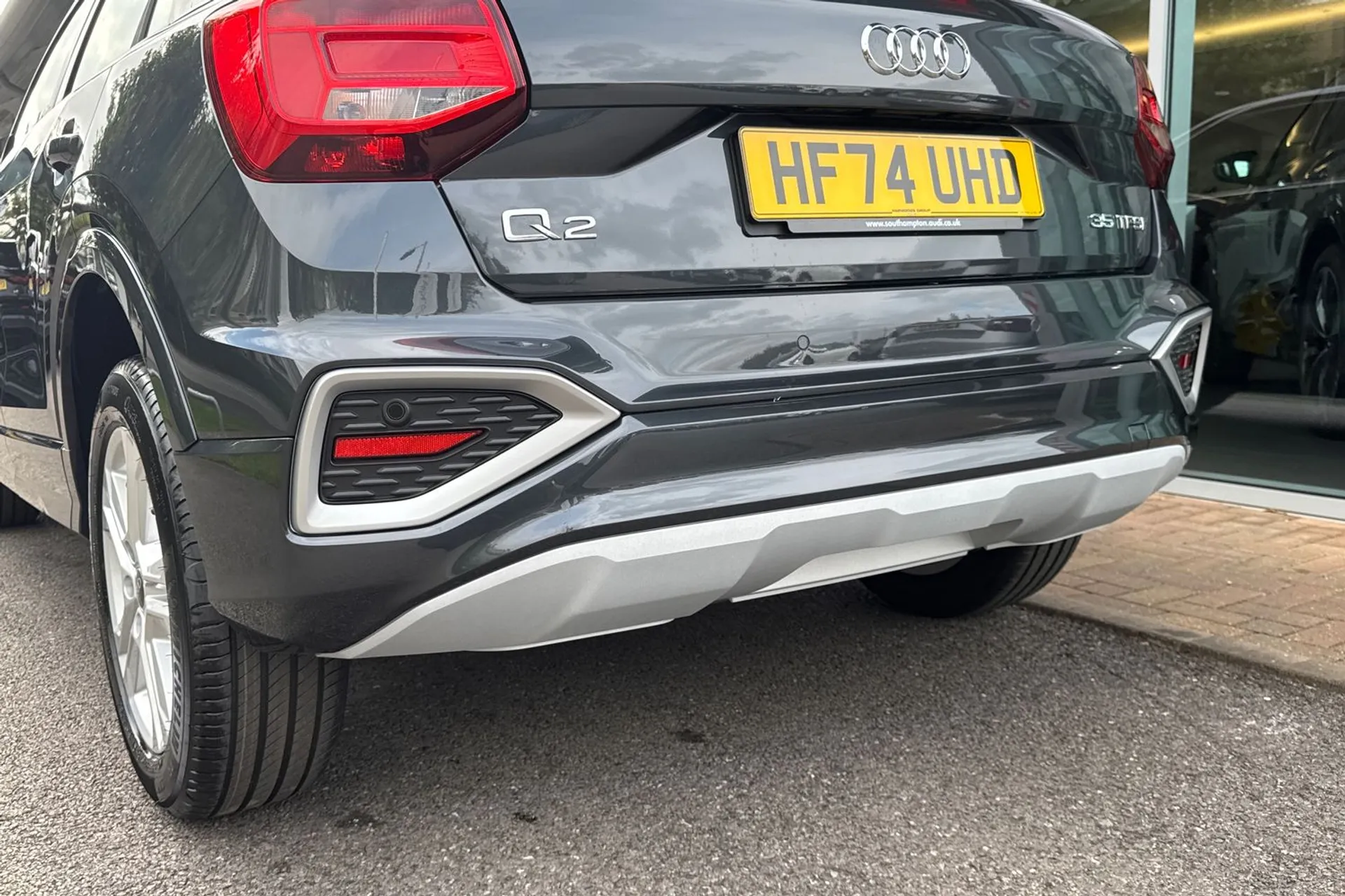 Audi Q2 thumbnail image number 16
