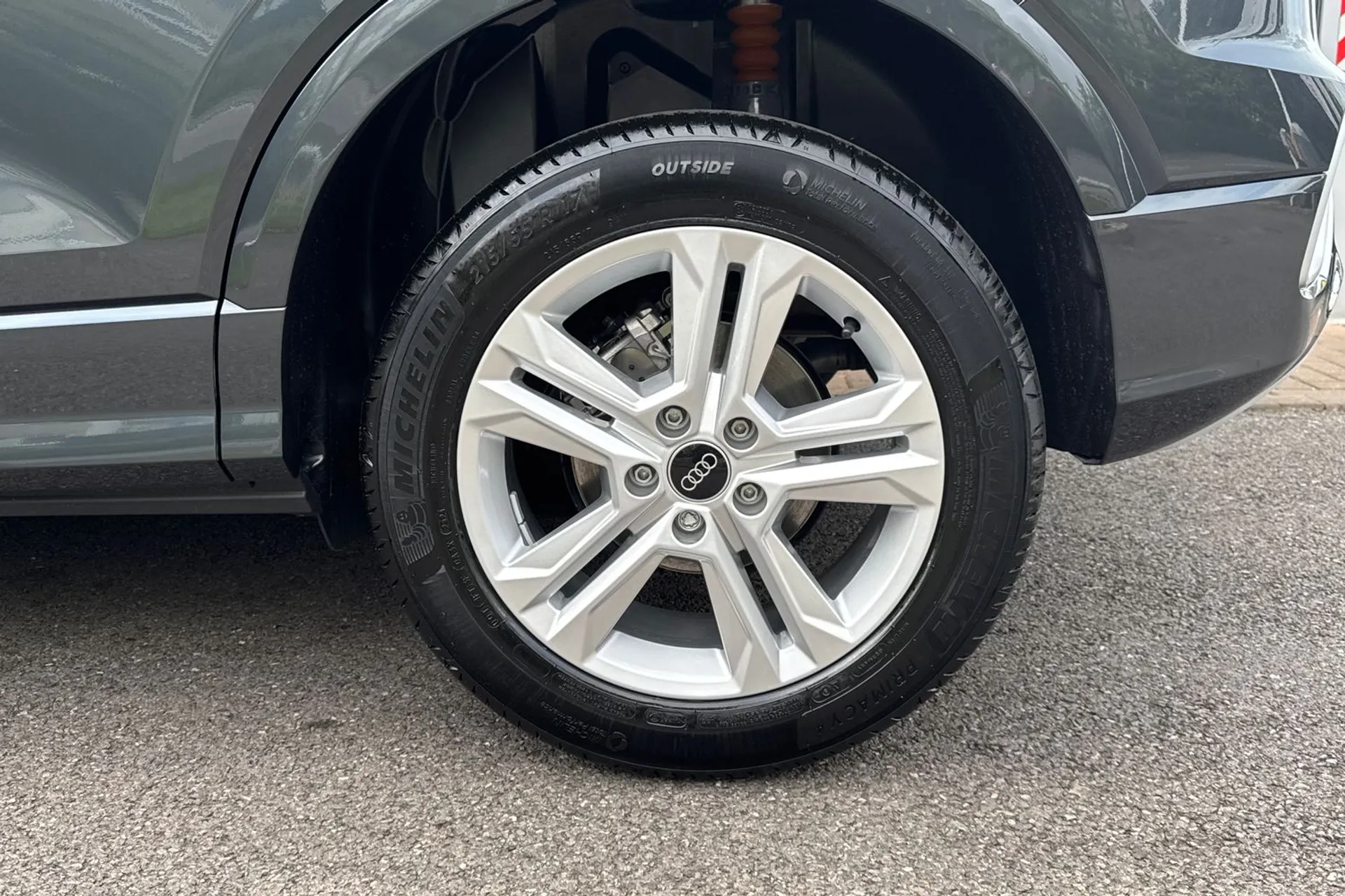 Audi Q2 thumbnail image number 11
