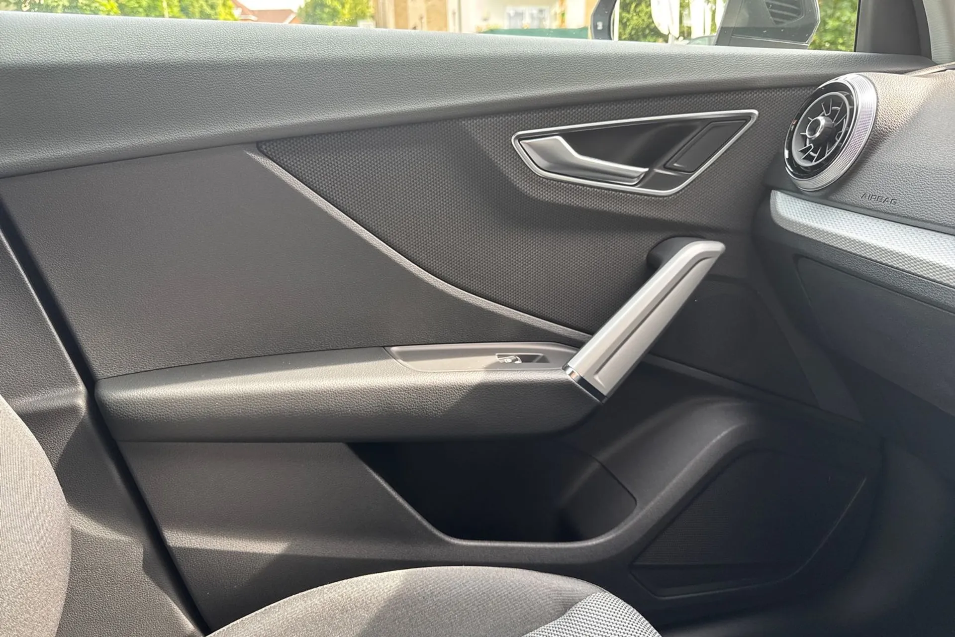 Audi Q2 thumbnail image number 39