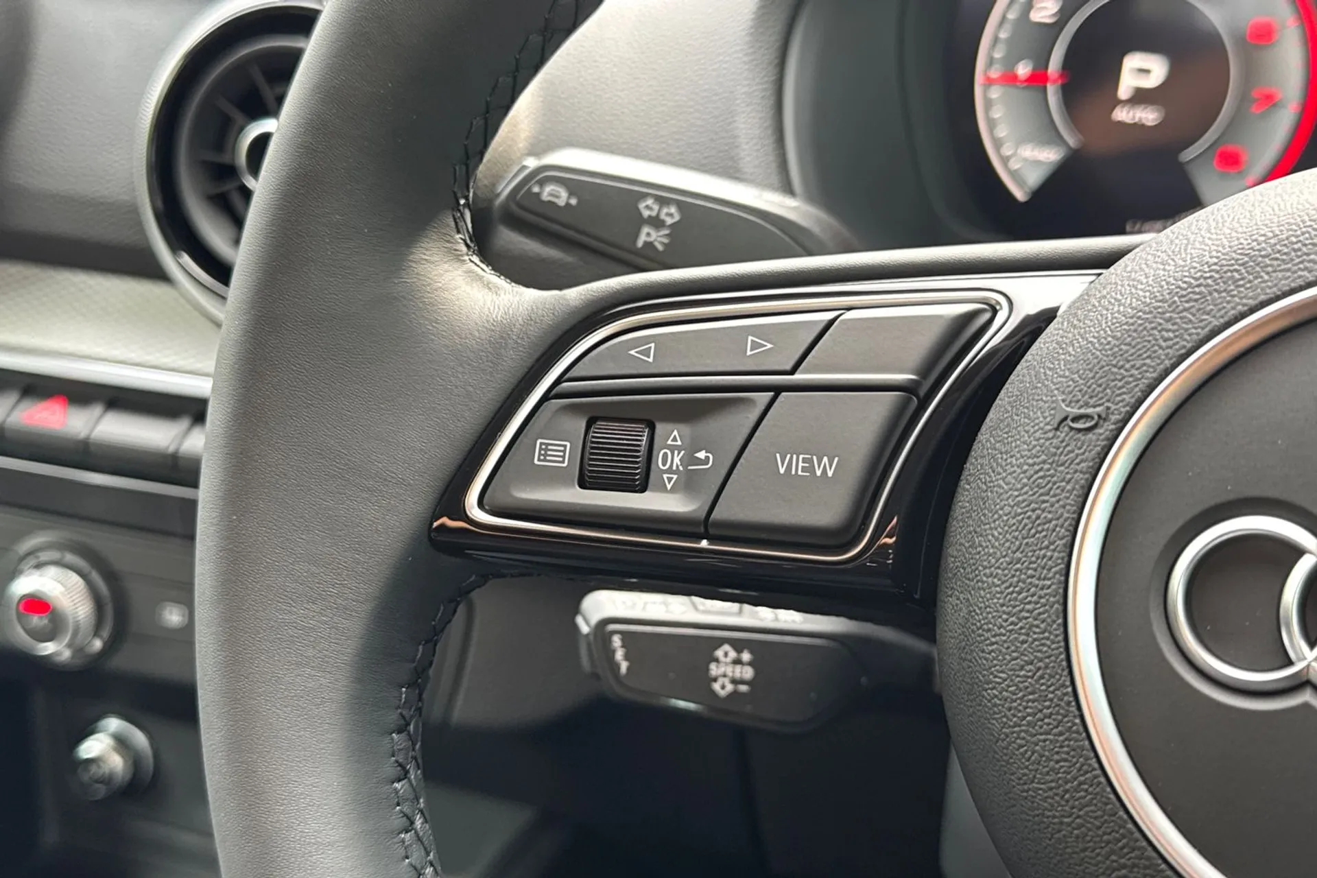 Audi Q2 thumbnail image number 57
