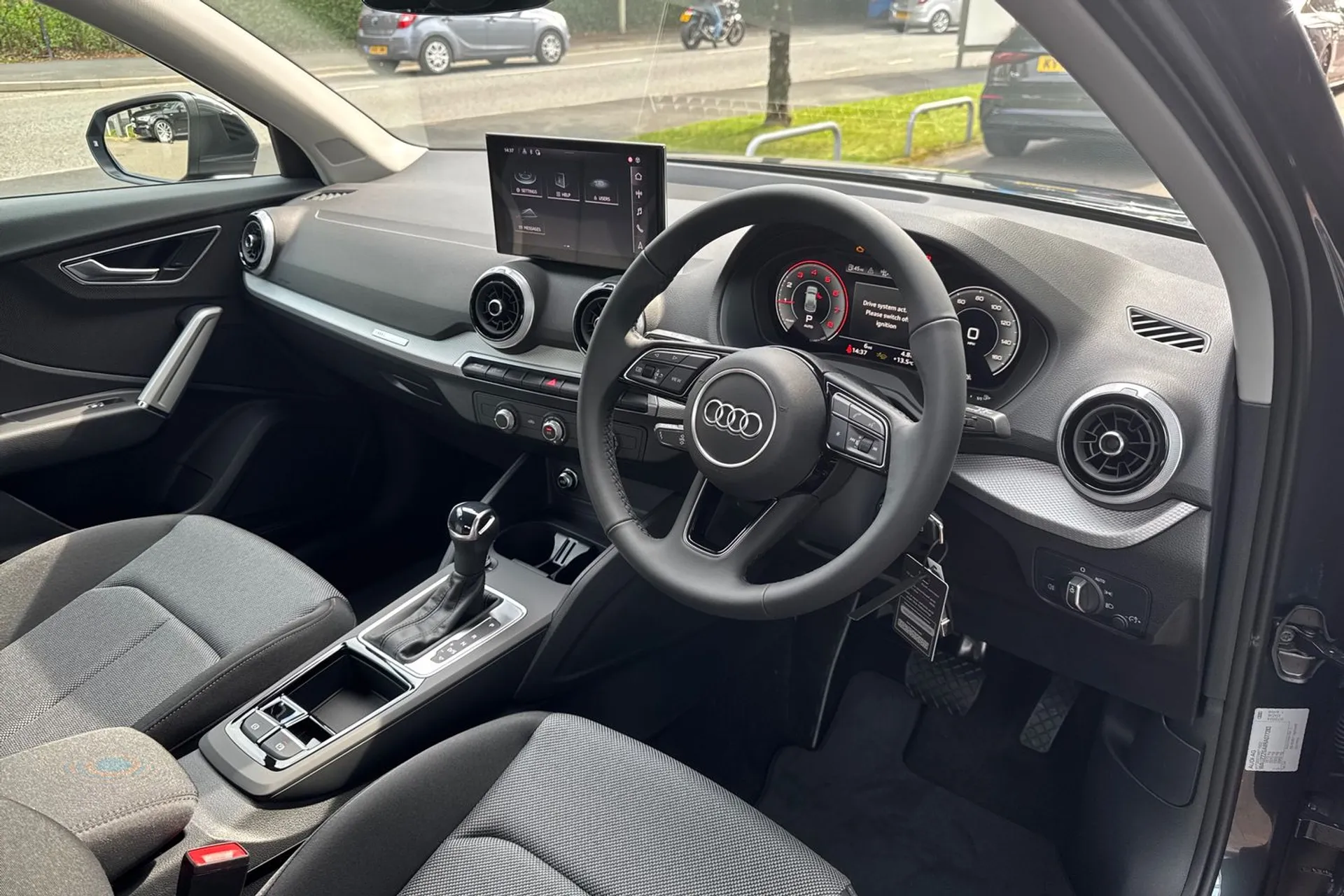Audi Q2 thumbnail image number 25