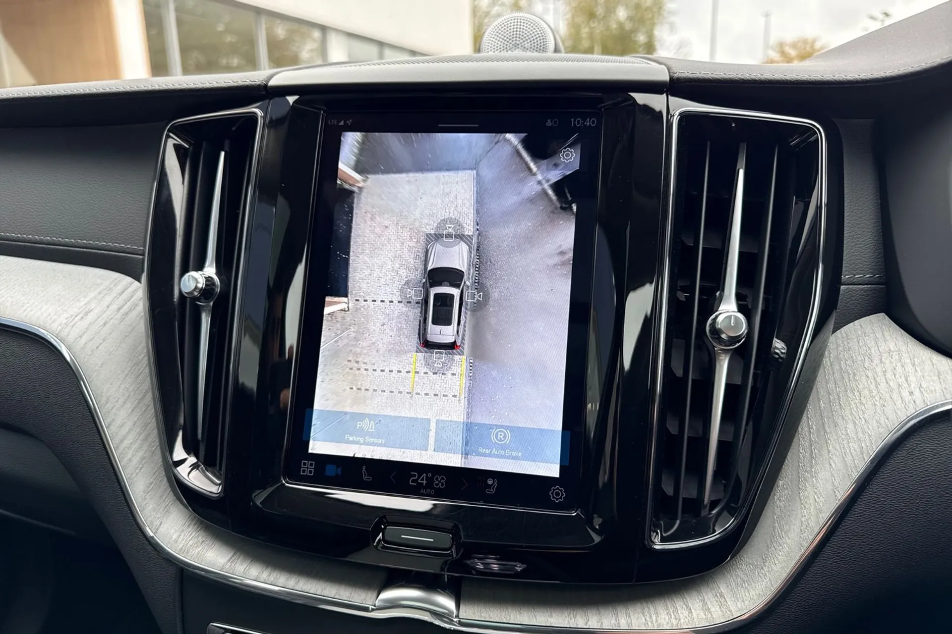 Volvo XC60 thumbnail image number 4