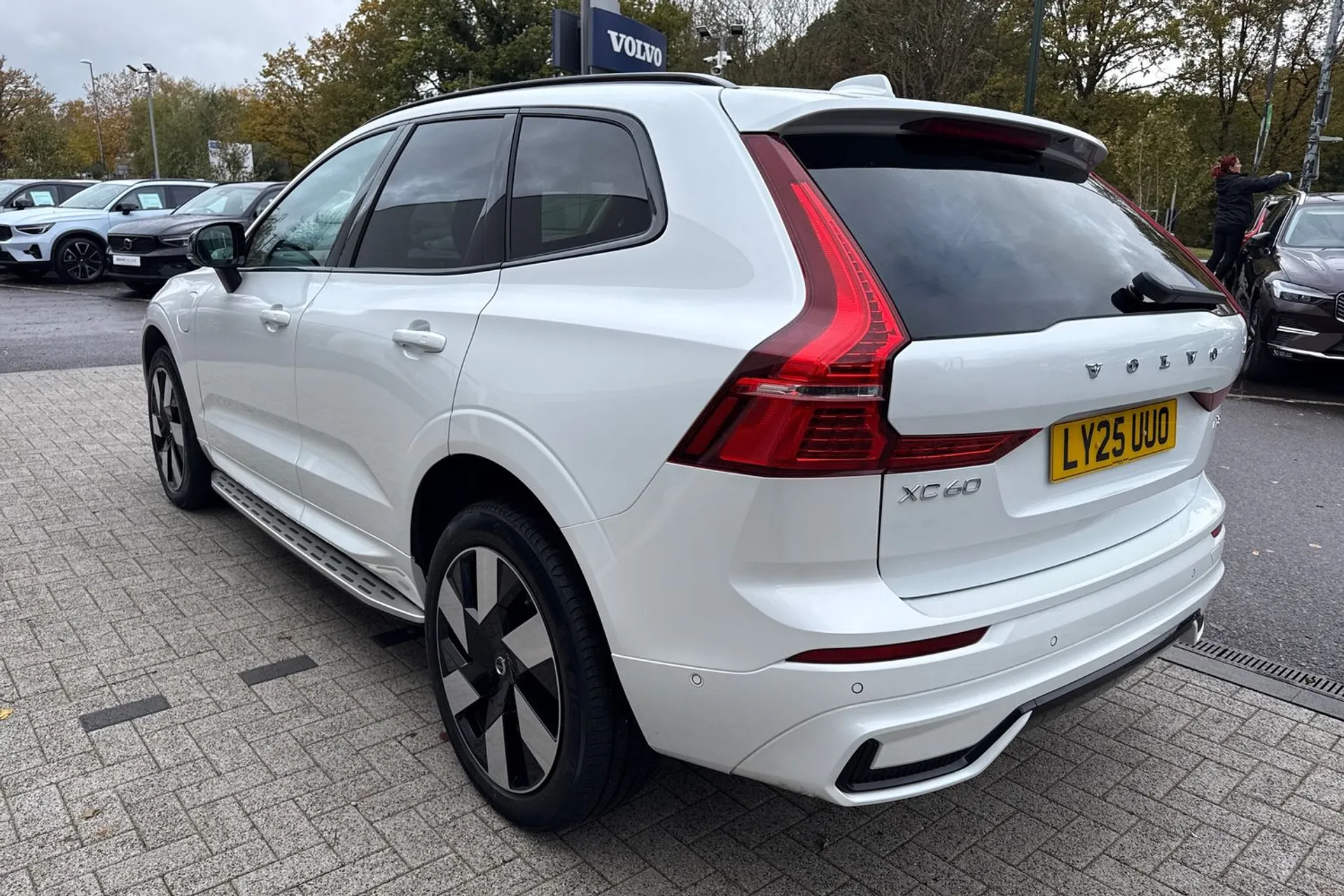 Volvo XC60 thumbnail image number 10