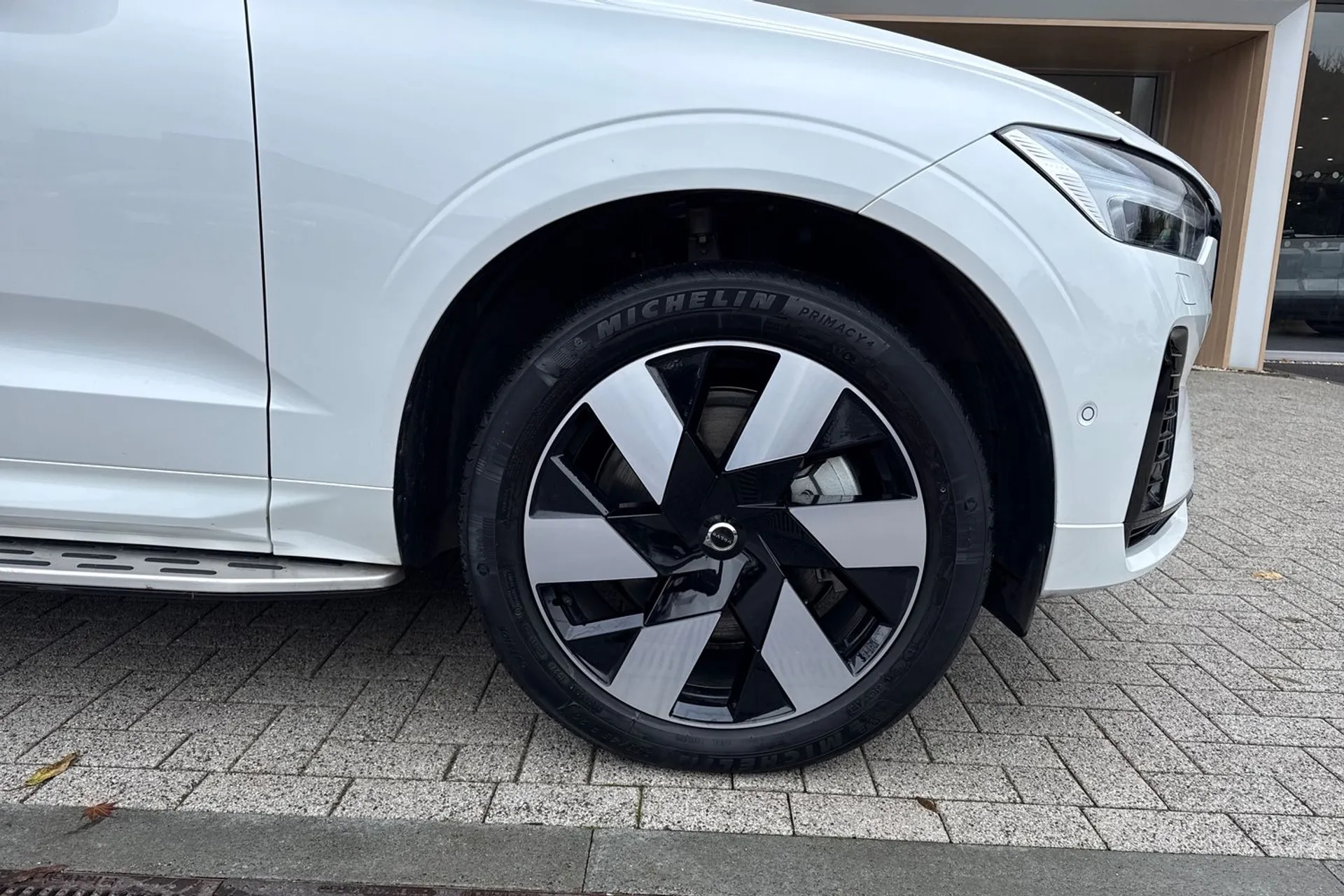 Volvo XC60 thumbnail image number 14