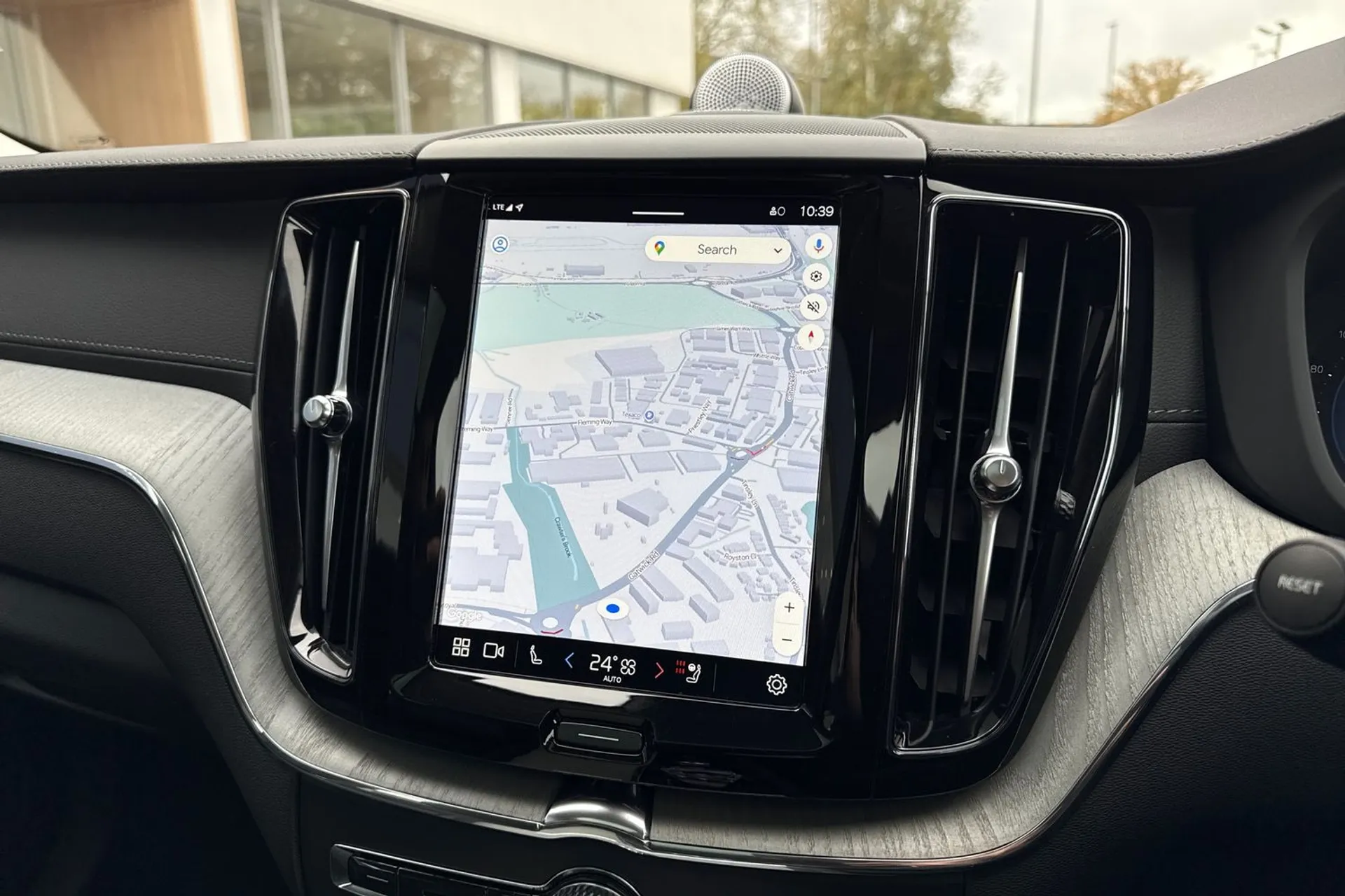 Volvo XC60 thumbnail image number 5