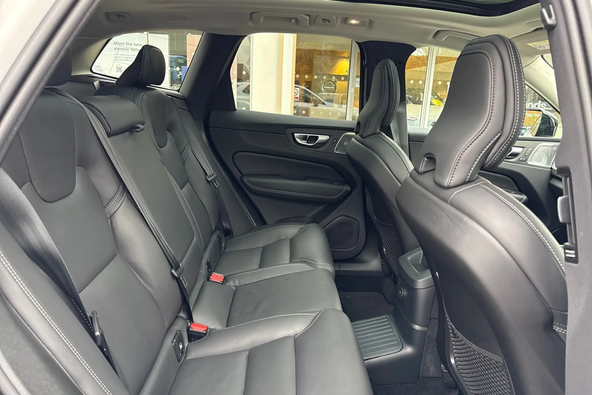 Volvo XC60 thumbnail image number 23