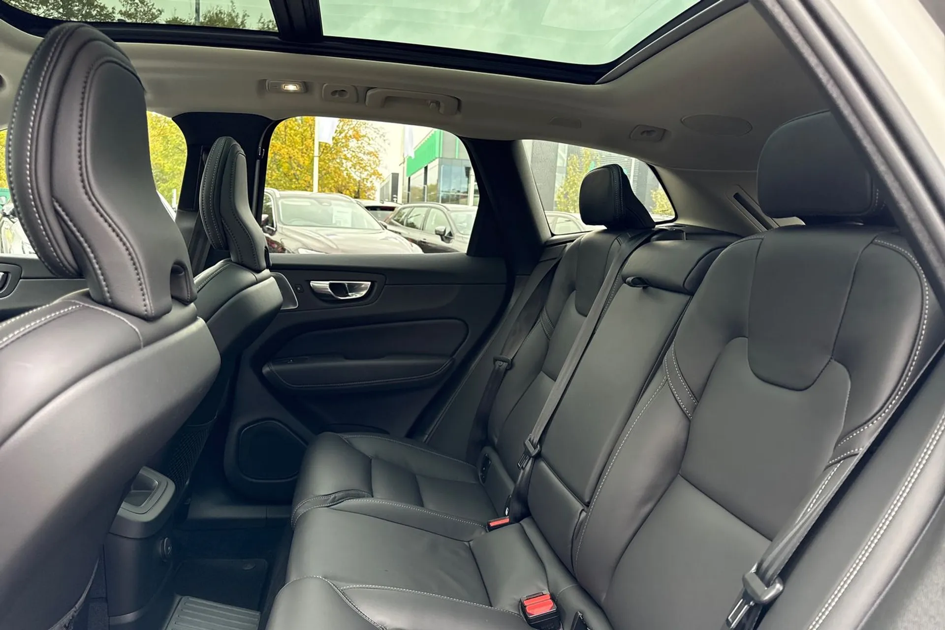 Volvo XC60 thumbnail image number 30