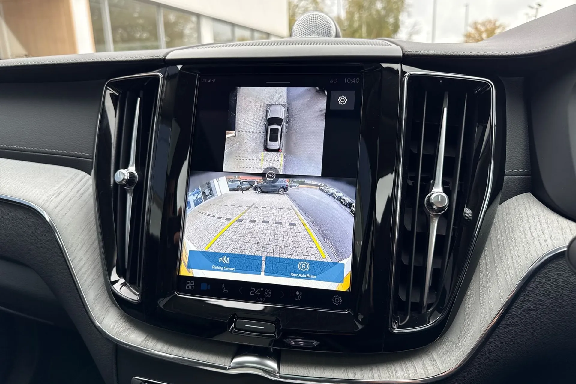 Volvo XC60 thumbnail image number 38